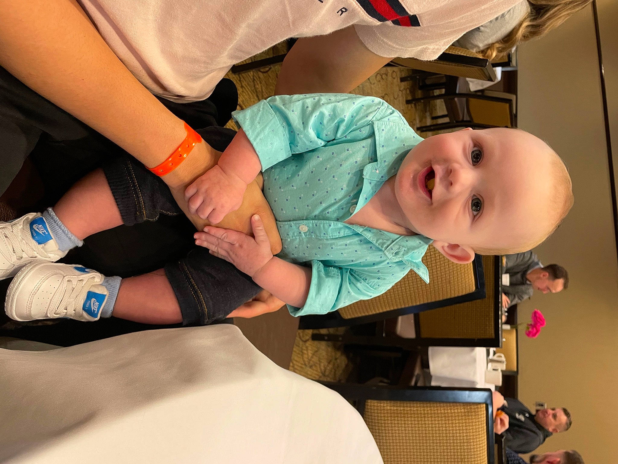 Marco is registered to the contest to win money with this photo: abdomen, baby, baby_products, baby_toddler_clothing, comfort, elbow, finger, glove, hat, human_leg, knee, mouth, nail, person, skin, smile, t_shirt, thigh, toddler, trunk