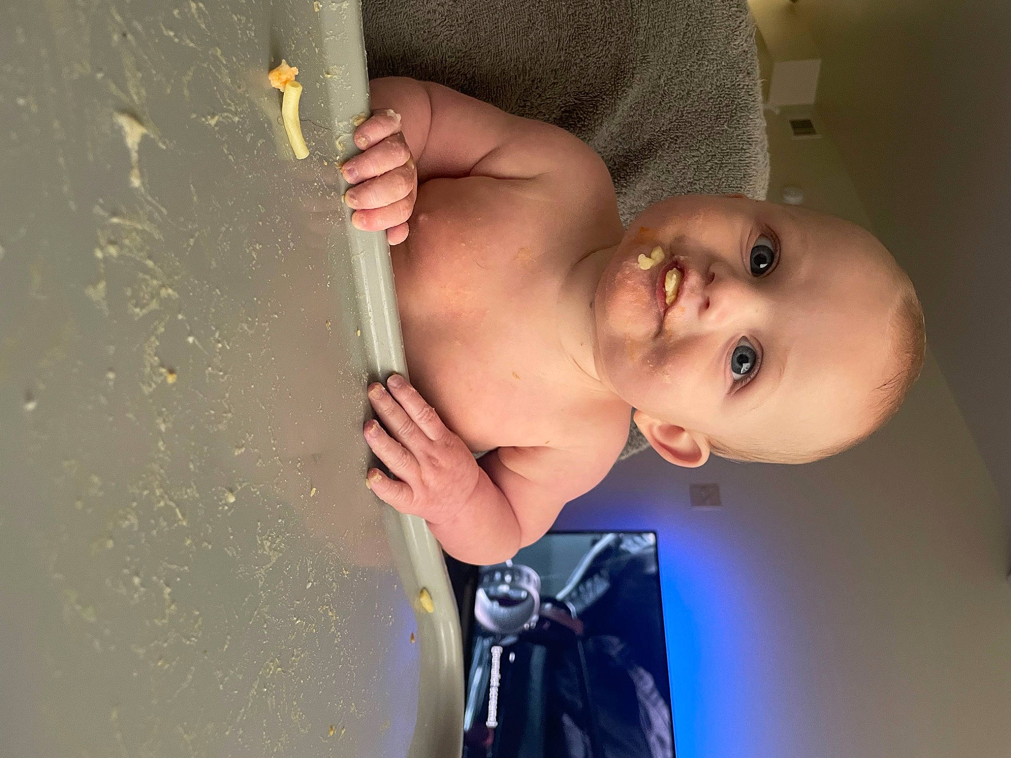 Marco is registered to the contest to win money with this photo: arm, baby, bathing, cheek, chest, chin, dress, eyebrow, eyelash, facial_expression, happy, human_body, iris, joy, lip, mouth, neck, nose, person, skin