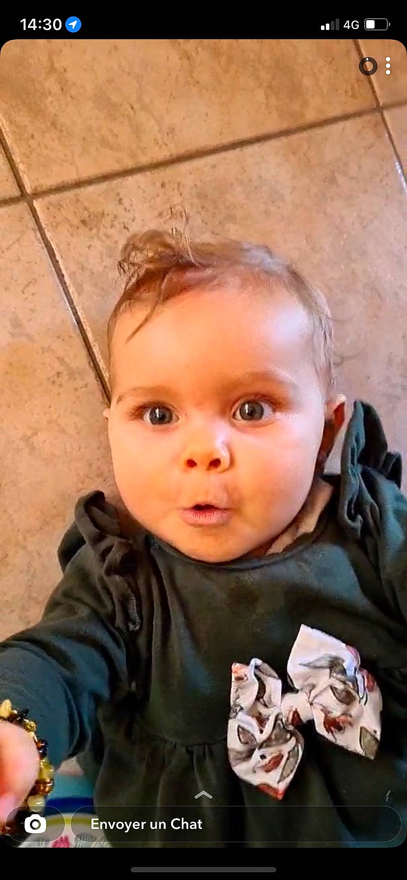 Margaux a rejoint le concours — aidez-le/la à gagner de superbes lots ! baby, baby_toddler_clothing, blond, cheek, child, chin, eye, eyebrow, eyelash, forehead, happy, head, iris, lip, mouth, nose, person, skin, toddler, tree