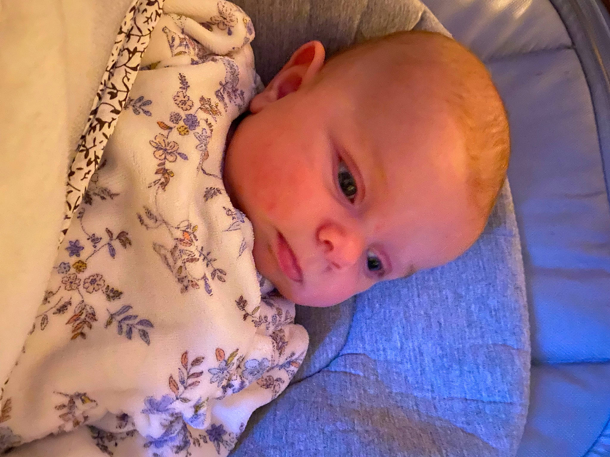 Margaux a rejoint le concours — aidez-le/la à gagner de superbes lots ! baby, baby_products, baby_toddler_clothing, cheek, child, close_up, comfort, electric_blue, eyebrow, eyelash, finger, human_body, iris, linens, lip, nose, person, skin, sleeve, textile