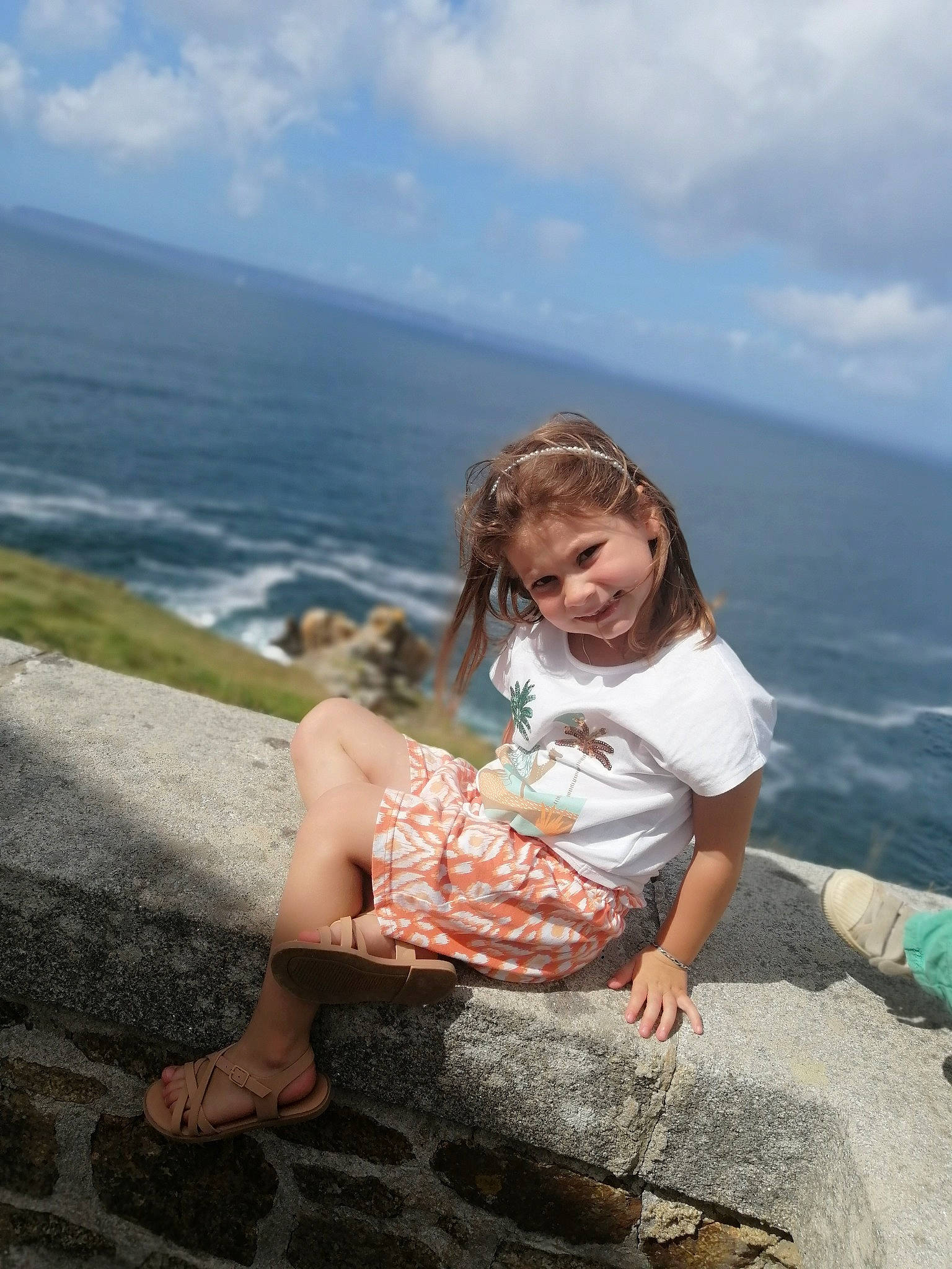 Amy participe au concours pour gagner de l'argent avec cette photo : beach, cloud, flash_photography, fun, happy, horizon, human_leg, joy, landscape, leisure, people_in_nature, person, sandal, shore, sky, summer, sunlight, toddler, travel, water