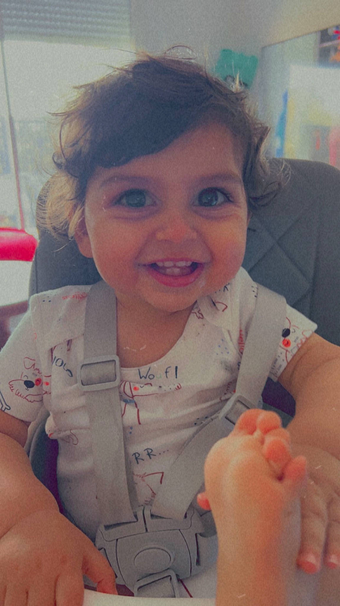 Naël a rejoint le concours — aidez-le/la à gagner de superbes lots ! arm, cheek, chin, eye, eyebrow, face, facial_expression, forehead, hand, head, human, human_body, joint, joy, leg, lip, mouth, muscle, nose, person