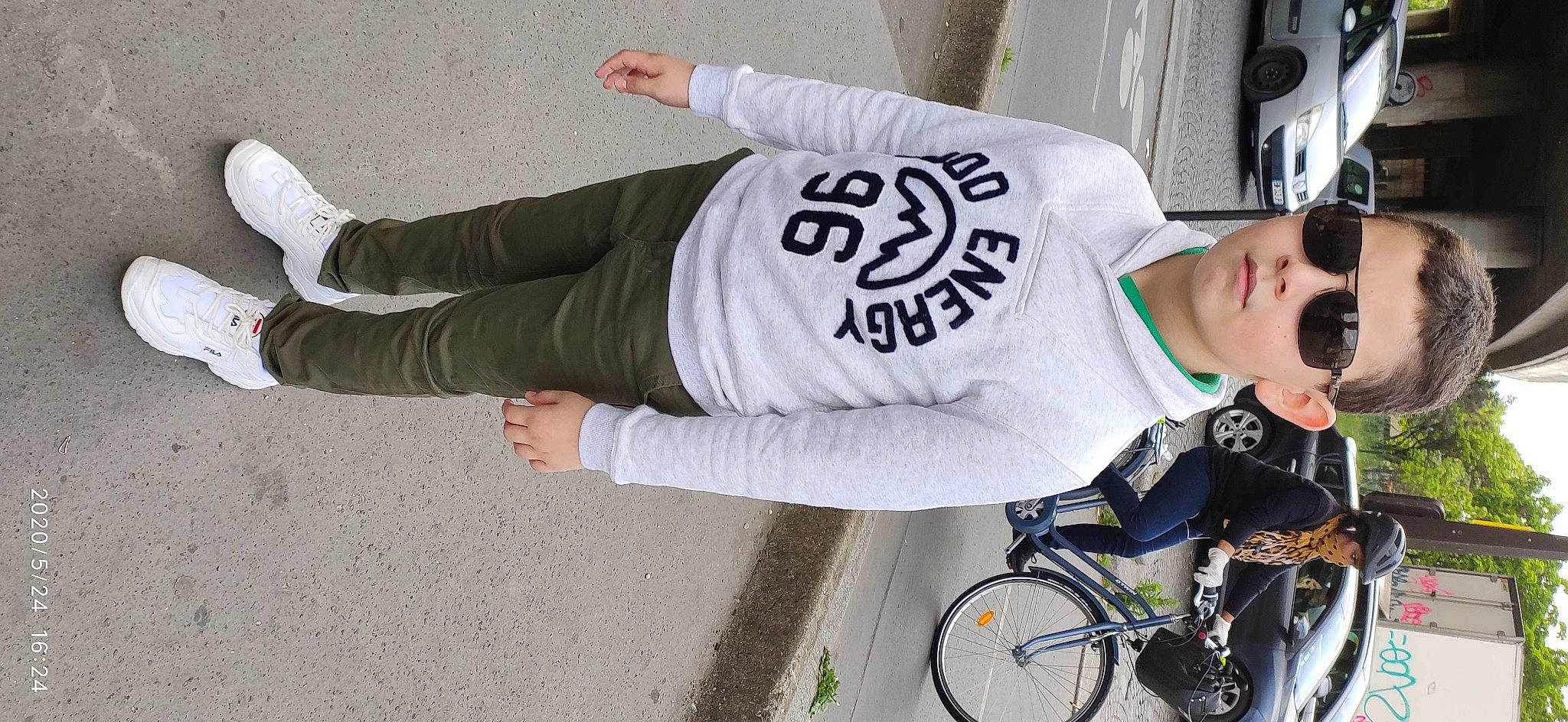 Rayane a rejoint le concours — aidez-le/la à gagner de superbes lots ! bicycle, bicycle_accessory, bicycle_fork, bicycle_frame, bicycle_handlebar, bicycle_part, bicycle_tire, bicycle_wheel, bicycle_wheel_rim, bicycles_equipment_and_supplies, cool, cycling, elbow, groupset, joint, person, rim, road_cycling, sleeve, spoke