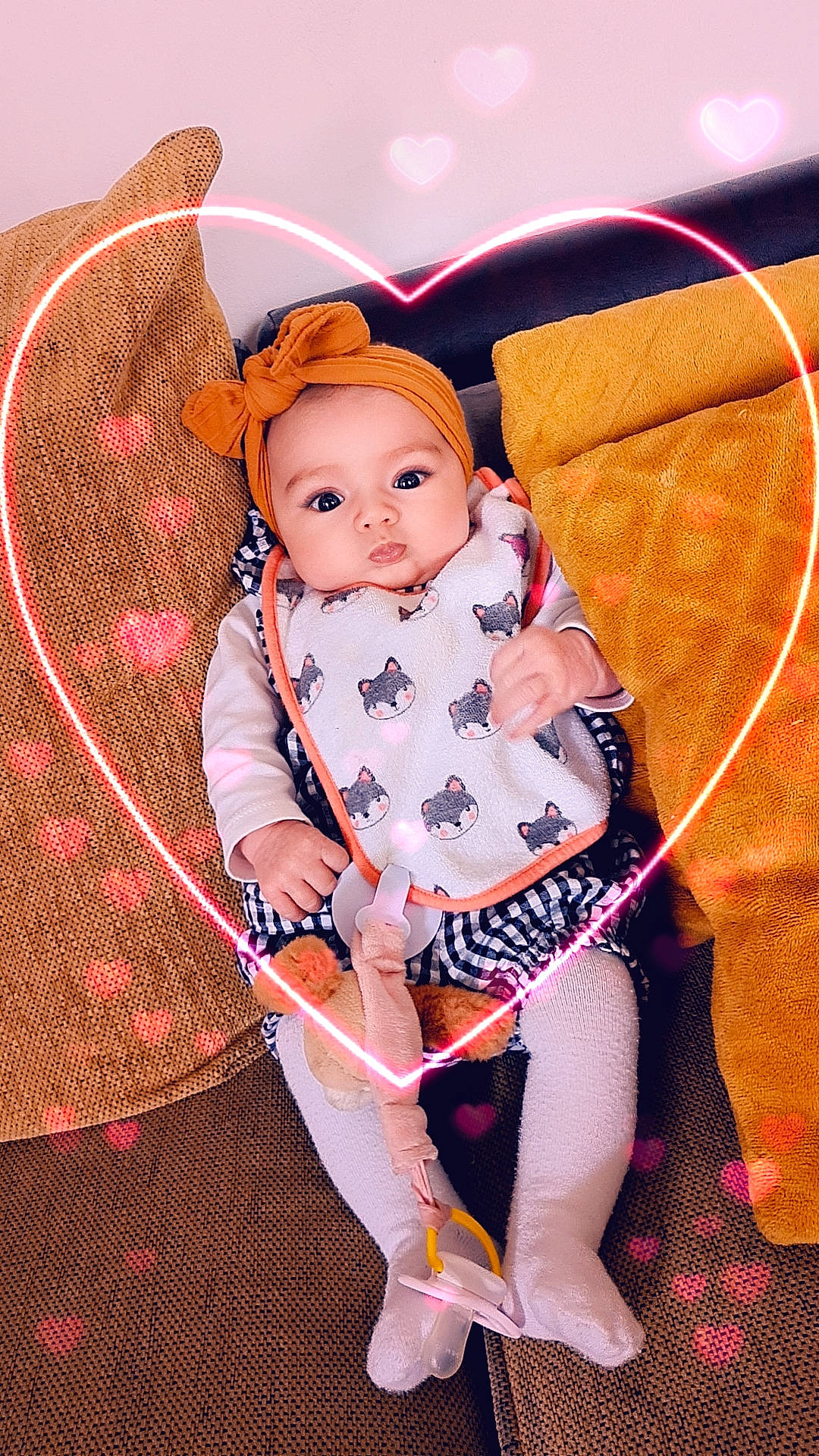 Ava a rejoint le concours — aidez-le/la à gagner de superbes lots ! baby, baby_carriage, baby_products, baby_toddler_clothing, carmine, chair, child, doll, fashion_accessory, fun, human_leg, lap, magenta, pattern, person, pink, purple, sitting, sock, thigh