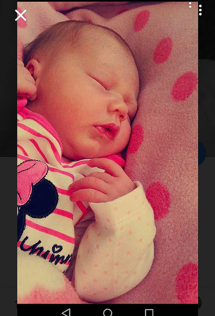 Lona. a rejoint le concours — aidez-le/la à gagner de superbes lots ! bedtime, cheek, child, day, ear, finger, forehead, girl, infant, lip, mouth, nap, nose, person, photo_caption, pink, product, skin, sleep, toddler