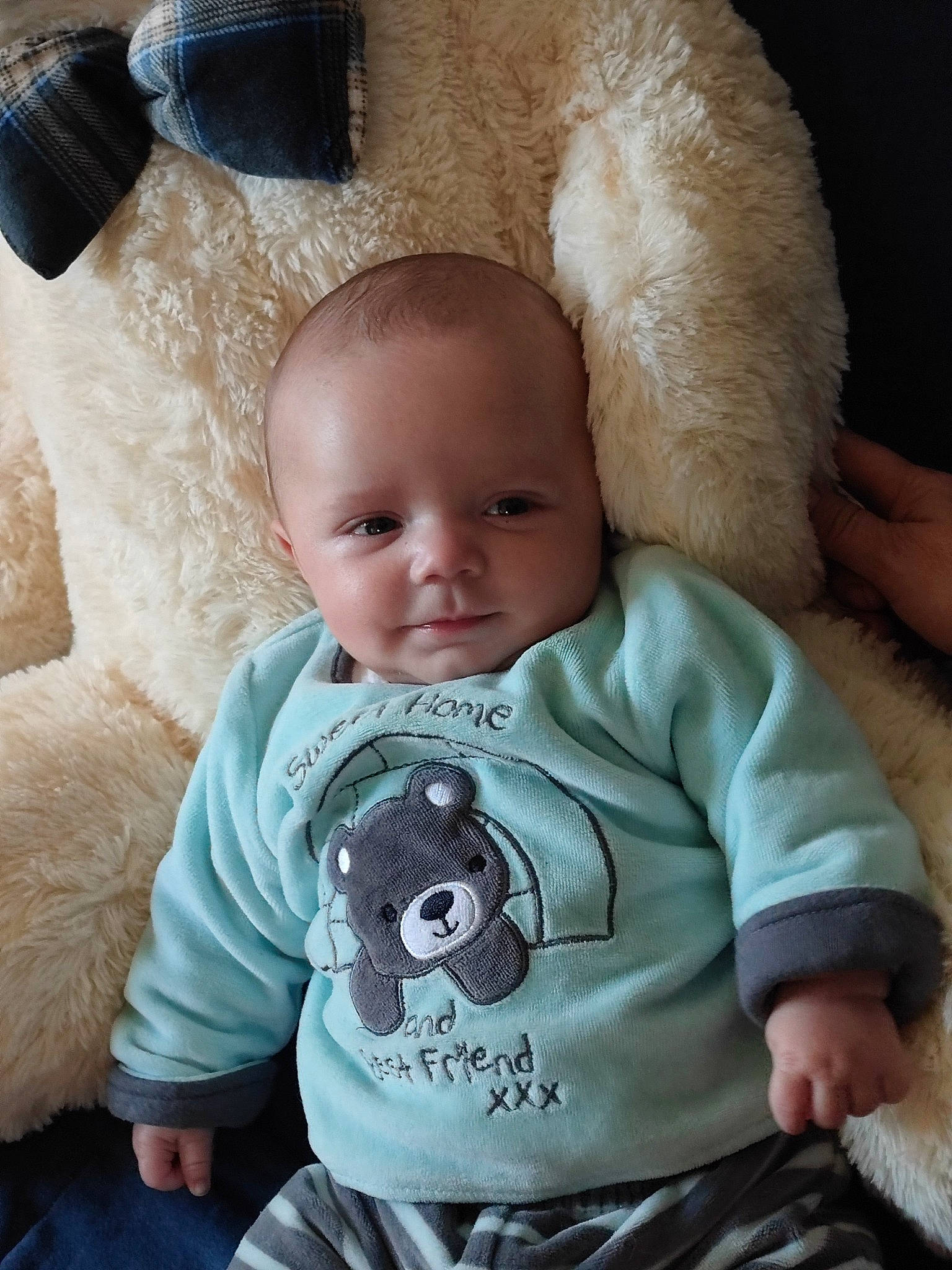 Nathan participe au concours pour gagner de l'argent avec cette photo : baby, baby_toddler_clothing, cheek, child, clothing, comfort, cool, eye, facial_expression, hairstyle, happy, head, iris, linens, nose, person, product, skin, sleeve, textile