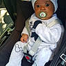Tino participe au concours pour gagner de l'argent avec cette photo : baby, baby_in_car_seat, baby_products, baby_safety, baby_sleeping, baby_toddler_clothing, beanie, bonnet, car_seat, car_seat_cover, cheek, child, comfort, human, knit_cap, medical, product, service, toddler