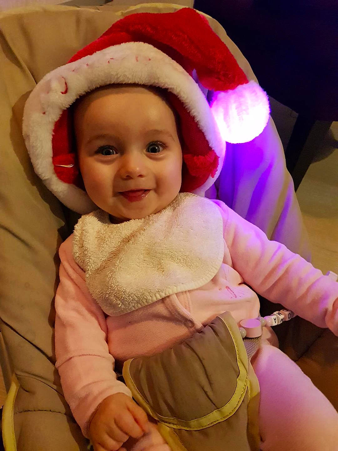 Paloma a rejoint le concours — aidez-le/la à gagner de superbes lots ! baby, cheek, child, headgear, person, pink, skin, toddler