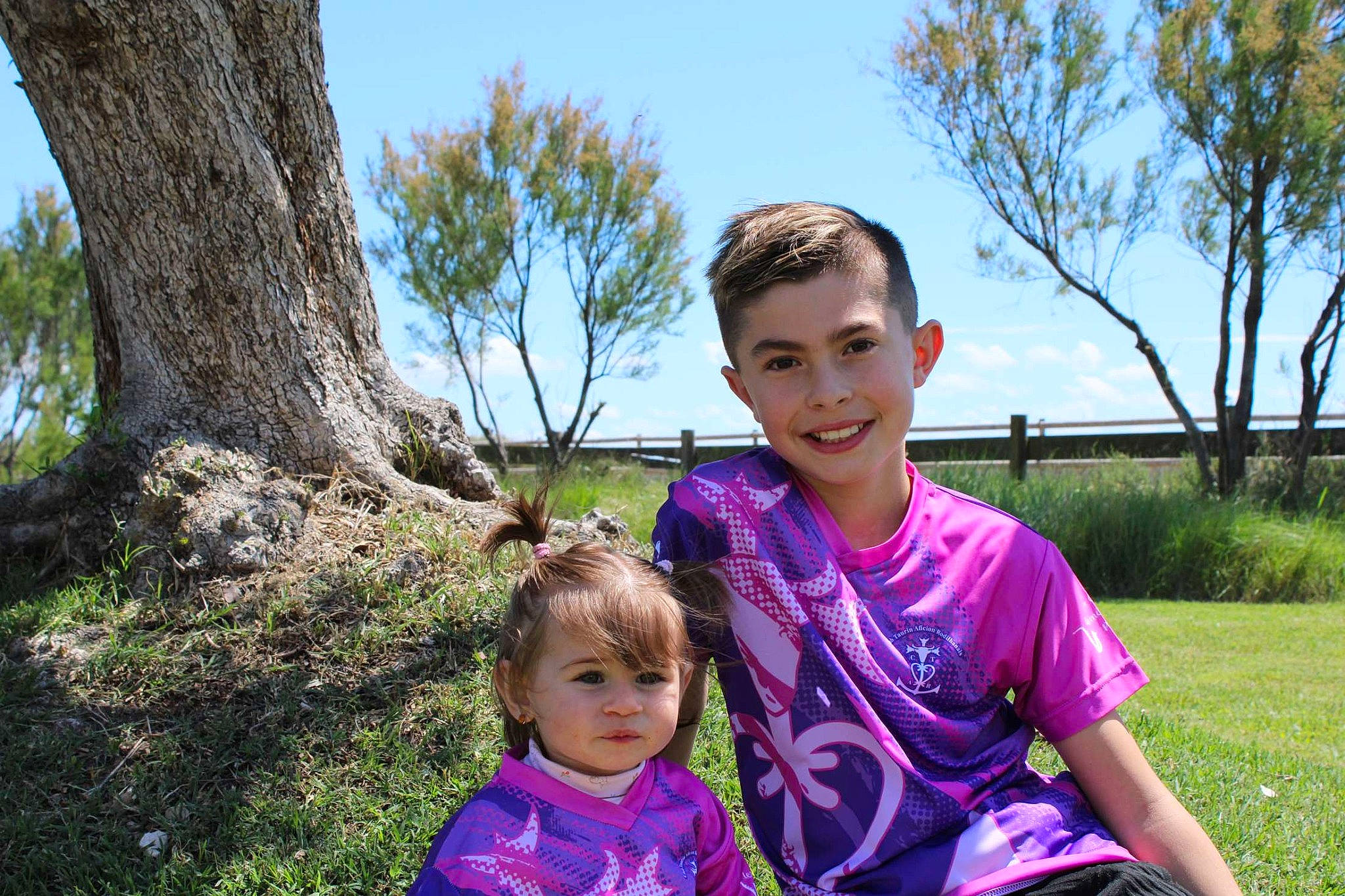 Edzio a rejoint le concours — aidez-le/la à gagner de superbes lots ! botany, child, event, face, fun, grass, happy, joy, landscape, leisure, nature, people, people_in_nature, person, plant, recreation, sky, smile, toddler, travel