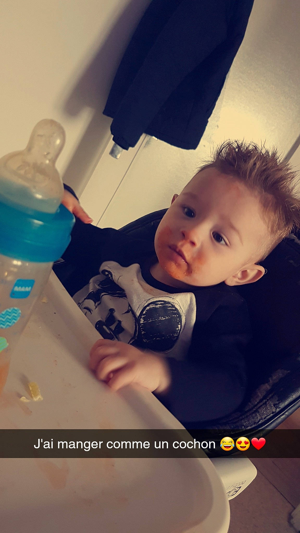 Gino participe au concours pour gagner de l'argent avec cette photo : baby, baby_bottle, baby_products, birth, bottle, child, drinkware, home_accessories, person, photography, plastic_bottle, play, product, skin, tableware, toddler, water, water_bottle