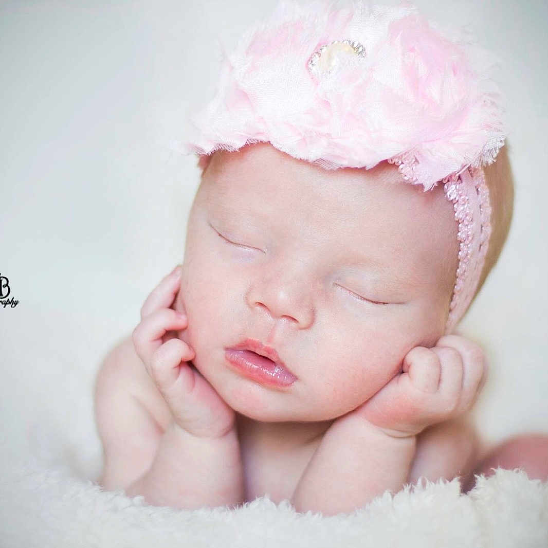Rai'lynn is registered to the contest to win money with this photo: