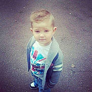 Sacha participe au concours pour gagner de l'argent avec cette photo :