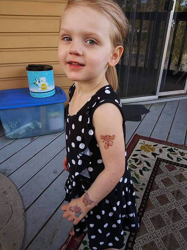 Lilly is registered to the contest to win money with this photo: baby, baby_toddler_clothing, blond, child, child_model, design, dress, pattern, person, polka_dot, sleeve, t_shirt, toddler