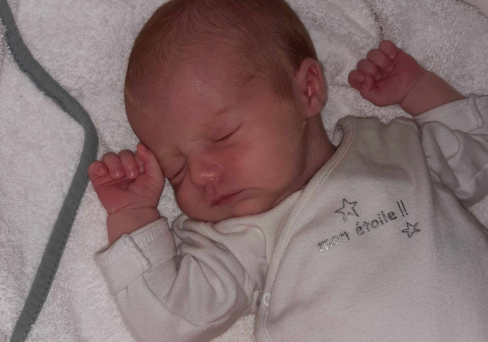 Louna a rejoint le concours — aidez-le/la à gagner de superbes lots ! baby, baby_sleeping, baby_toddler_clothing, bedtime, cheek, child, comfort, eyebrow, forehead, linens, nap, organ, person, skin, sleep, toddler