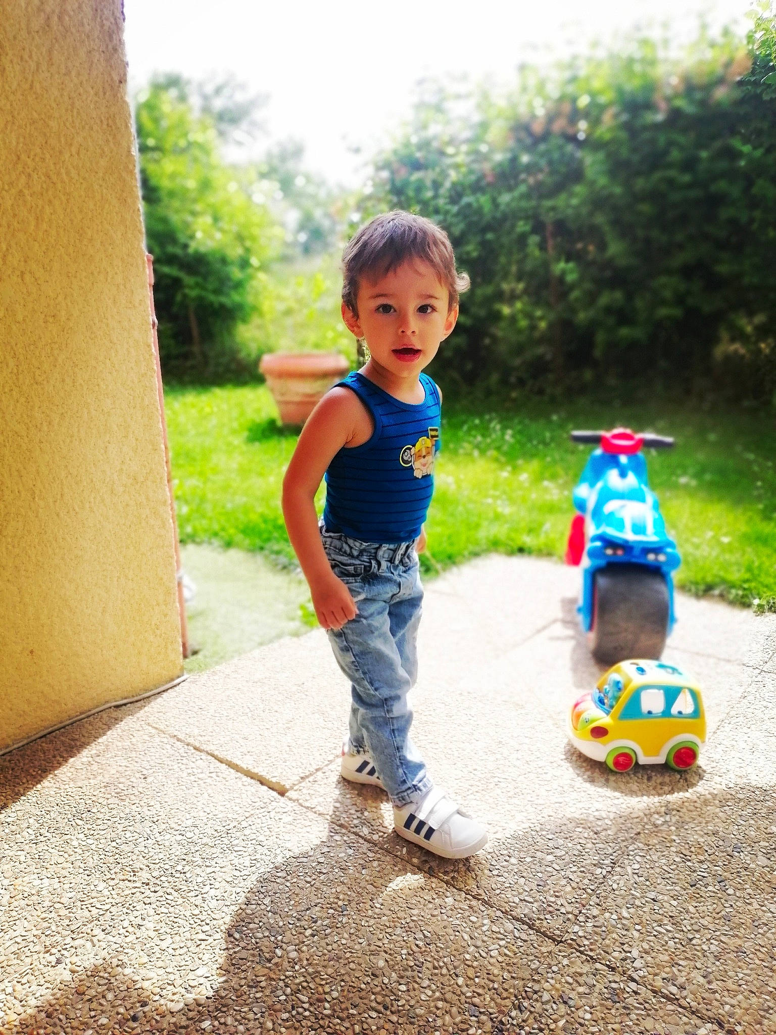 Juliann participe au concours pour gagner de l'argent avec cette photo : baby, child, electric_blue, fun, garden, grass, happy, landscape, lawn_ornament, leisure, people_in_nature, person, plant, play, public_space, recreation, sitting, toddler, toy, tree
