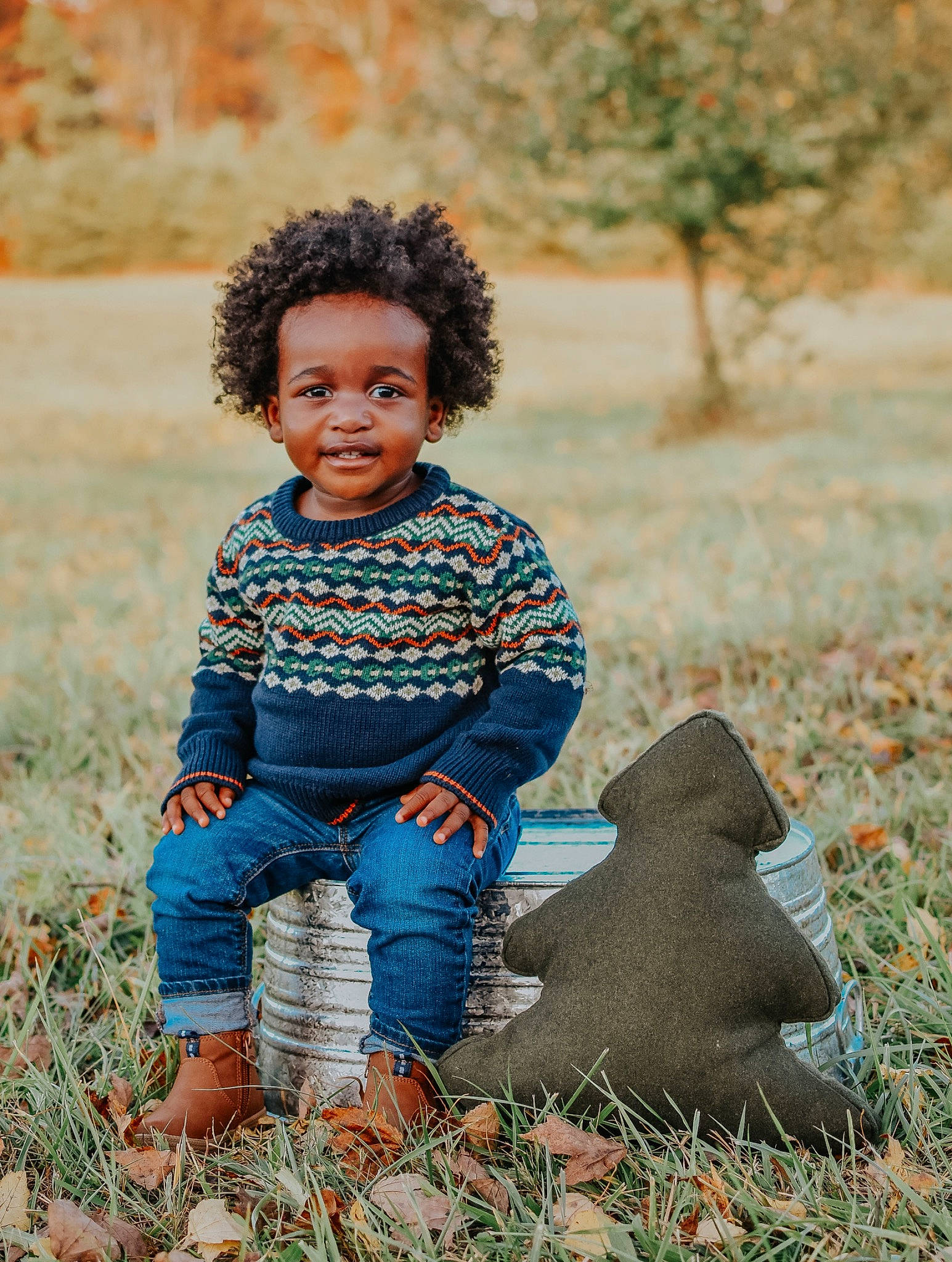 Christian is registered to the contest to win money with this photo: adaptation, baby_toddler_clothing, child, eye, face, flash_photography, fun, grass, grass_family, grassland, happy, jeans, joy, people_in_nature, person, plant, sitting, soil, t_shirt, tints_and_shades