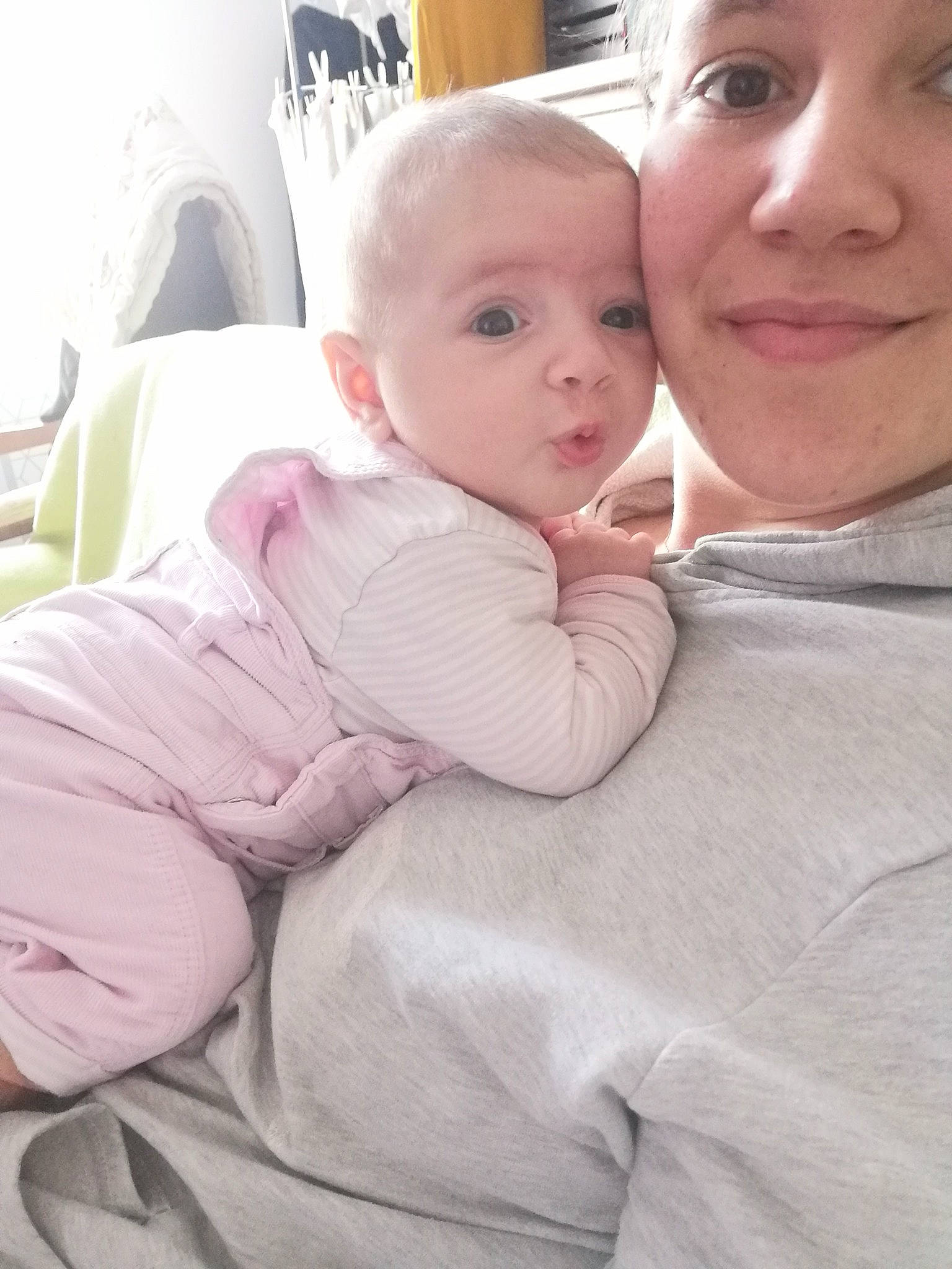 Jade participe au concours pour gagner de l'argent avec cette photo : baby, baby_toddler_clothing, cheek, child, comfort, ear, eye, face, happy, human, iris, joy, lip, love, nose, person, selfie, skin, toddler