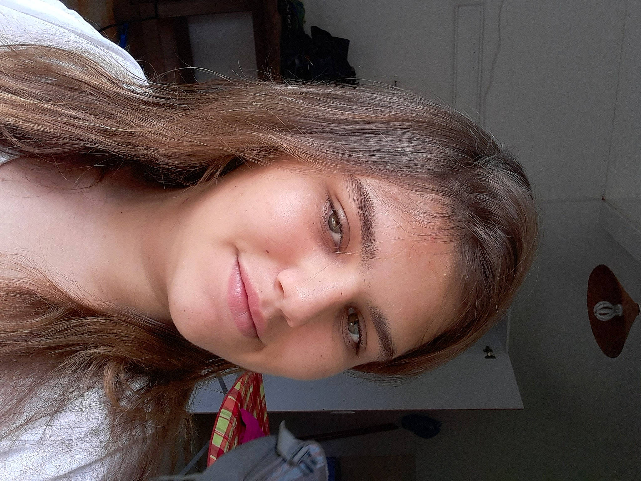 Lucy a rejoint le concours — aidez-le/la à gagner de superbes lots ! bangs, black_hair, brown_hair, cheek, comfort, ear, eyelash, hair, iris, jaw, joy, layered_hair, lip, lipstick, long_hair, makeover, nose, person, selfie, step_cutting