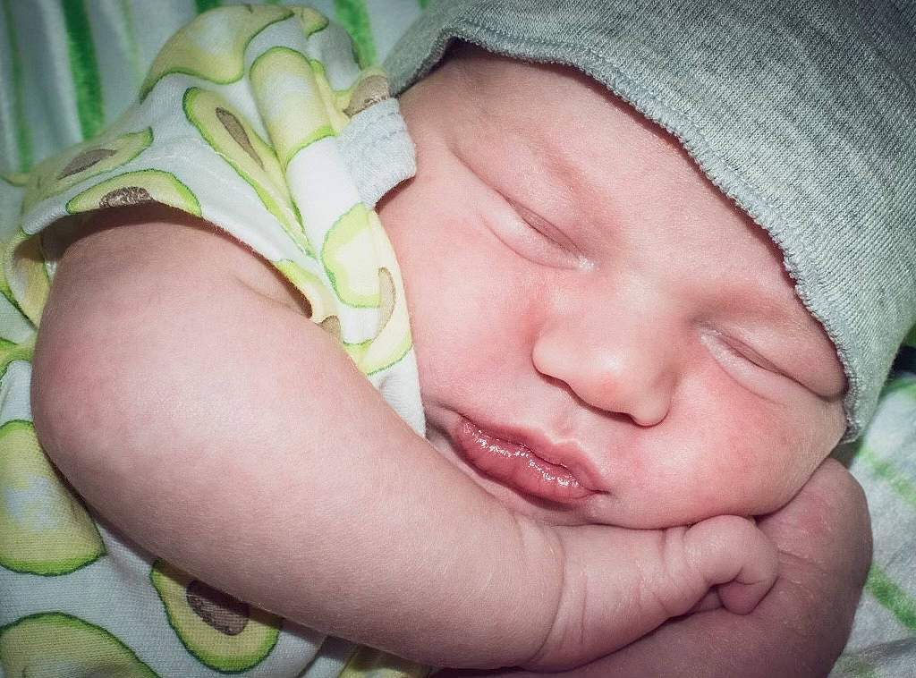 Kaisen is registered to the contest to win money with this photo: baby, cheek, chin, comfort, eye, eyebrow, eyelash, finger, gesture, hand, happy, head, headwear, iris, lip, mouth, nose, organism, people_in_nature, person