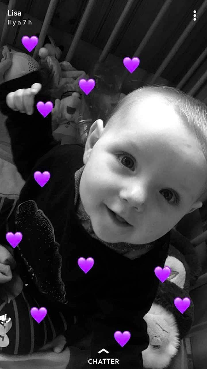 Elise a rejoint le concours — aidez-le/la à gagner de superbes lots ! black_hair, cheek, child, flower, love, magenta, person, petal, photography, pink, plant, purple, smile, snapshot, toddler, violet