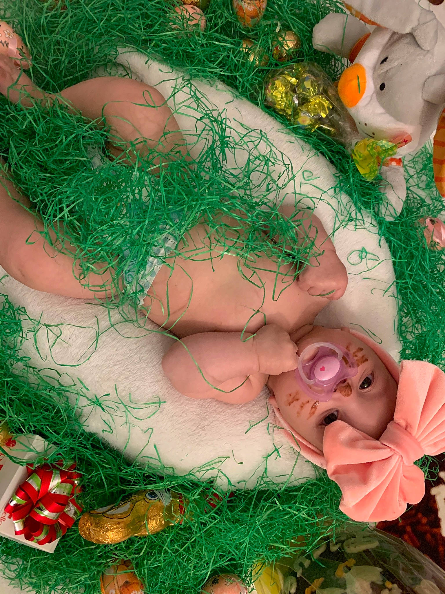 Cathalya a rejoint le concours — aidez-le/la à gagner de superbes lots ! child, christmas, christmas_decoration, christmas_ornament, fawn, fictional_character, fir, grass, green, holiday, holly, illustration, interior_design, ornament, person, pine_family, plant, tree