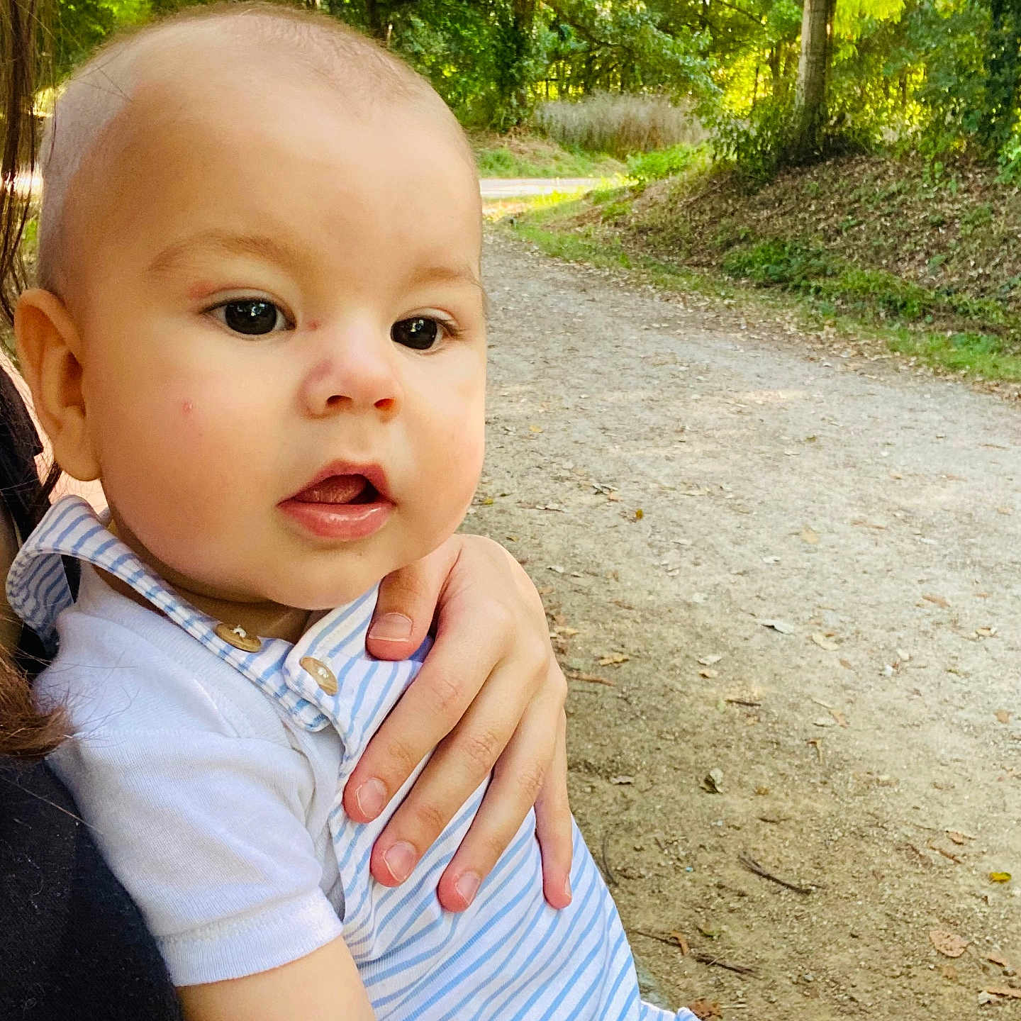 Mylann a rejoint le concours — aidez-le/la à gagner de superbes lots ! baby, city, face, grass, head, land, nature, outdoors, park, person, photography, plant, portrait, road, sitting, street, tree, urban, vegetation, woodland