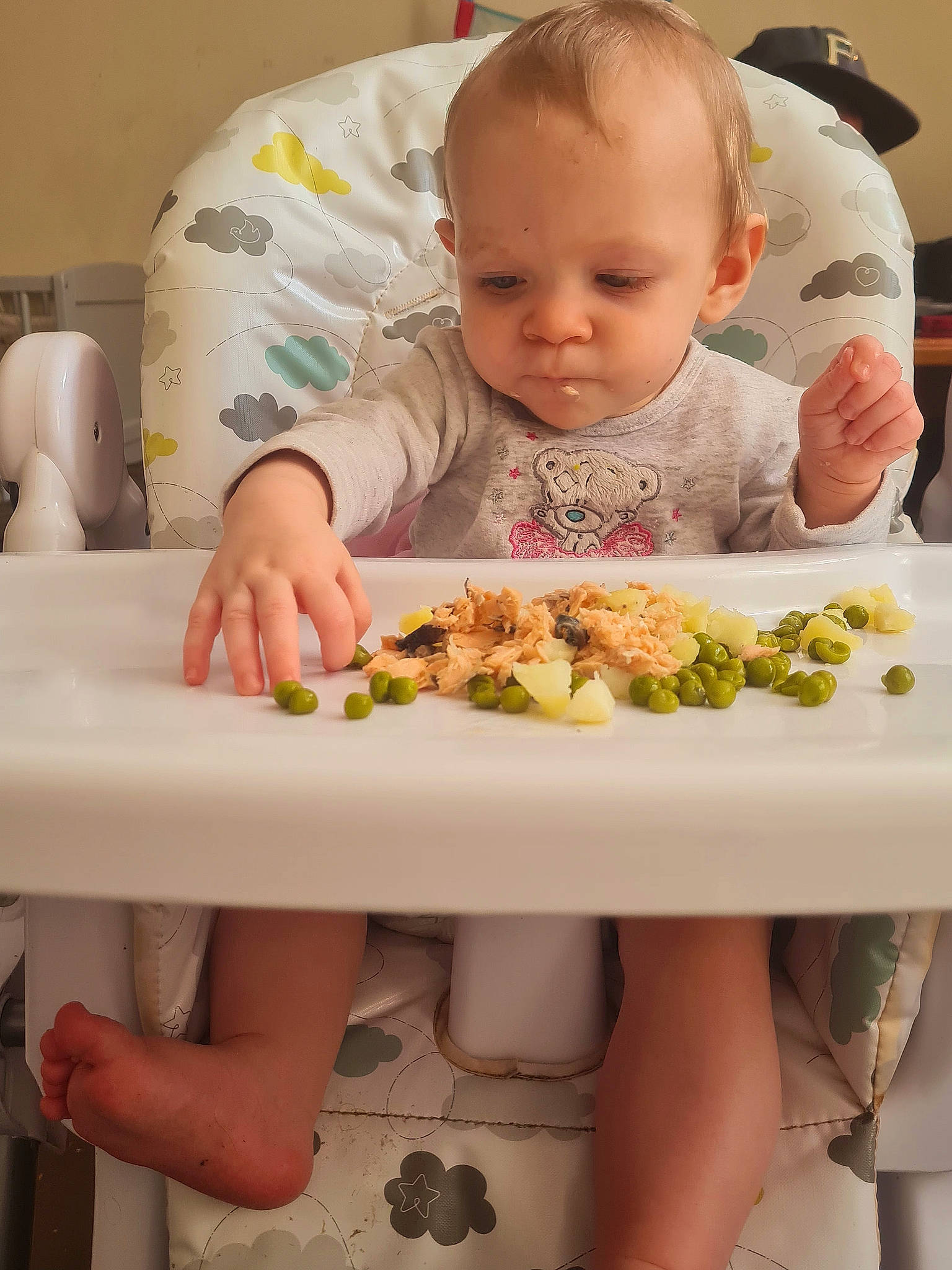 Rosealia is registered to the contest to win money with this photo: baby, baby_food, baby_toddler_clothing, chair, child, comfort_food, cuisine, dish, eating, food, food_craving, junk_food, person, play, recipe, sharing, sitting, sweetness, table, tableware