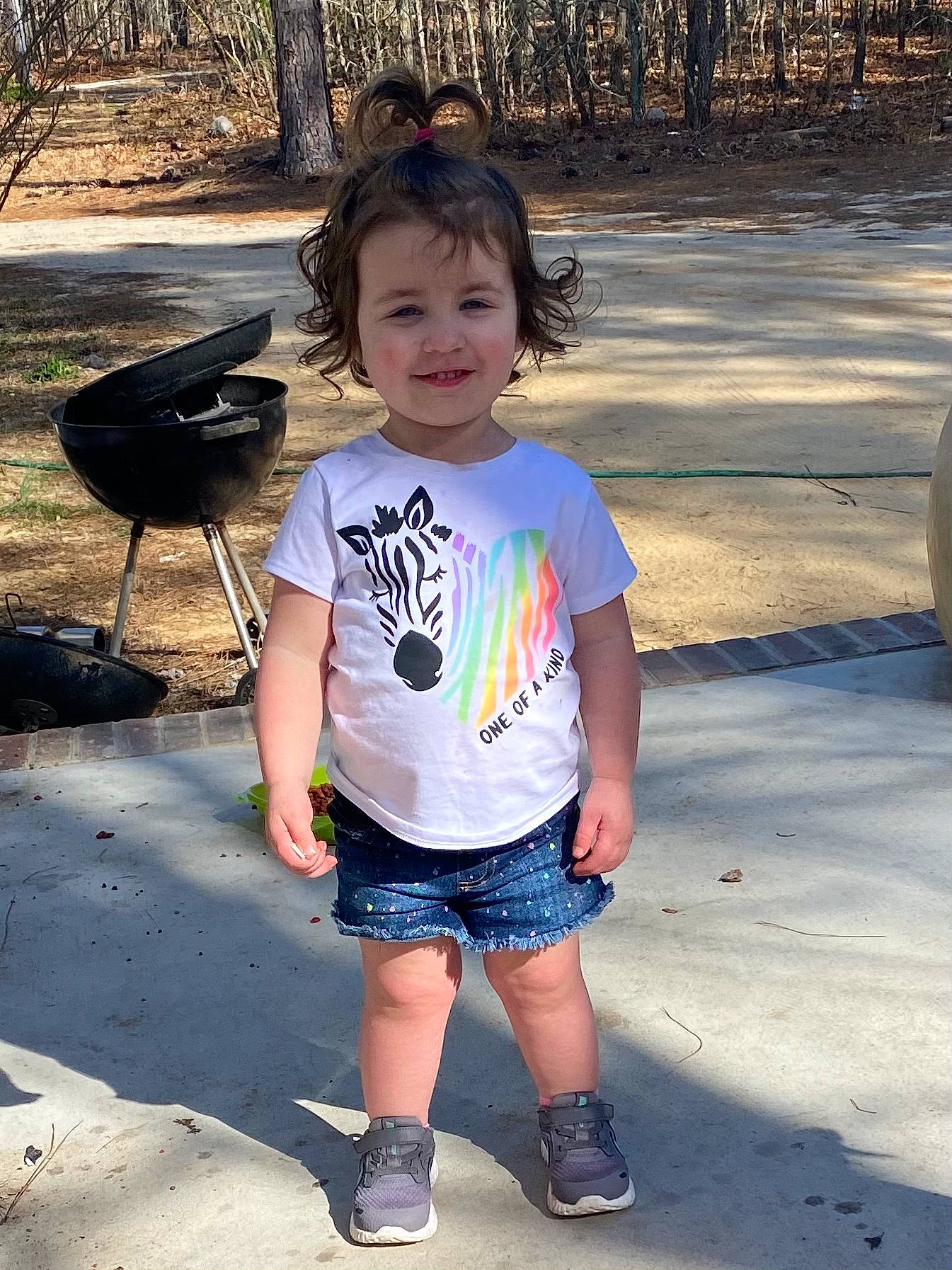 Kapree is registered to the contest to win money with this photo: baby_toddler_clothing, clothing, cool, eye, face, fun, grass, hair, happy, head, joy, leisure, person, recreation, sitting, sleeve, smile, summer, t_shirt, toddler