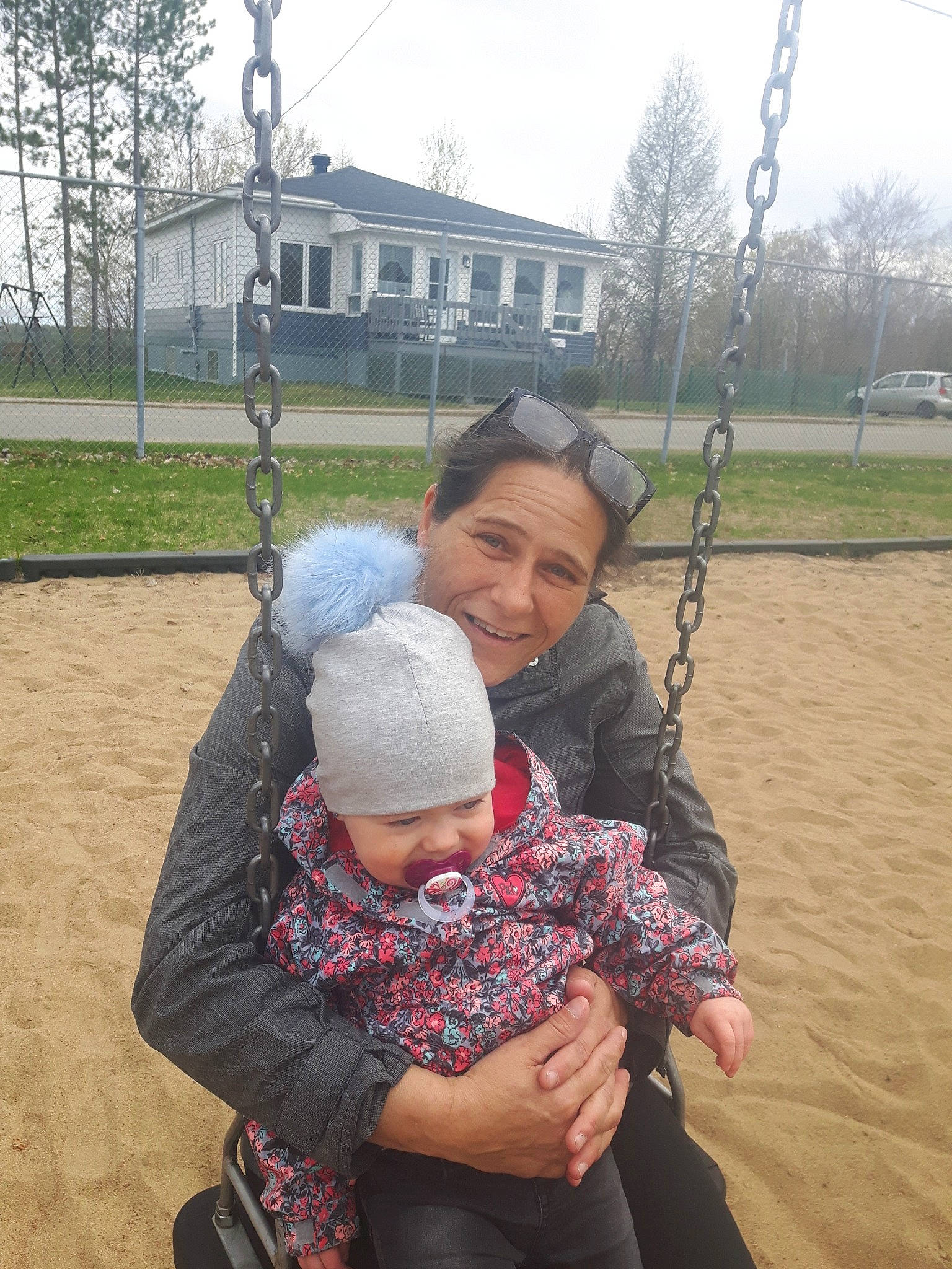 Leticia a rejoint le concours — aidez-le/la à gagner de superbes lots ! baby, child, daughter, fun, joy, outdoor_play_equipment, people, person, play, product, smile, swing, toddler, vacation