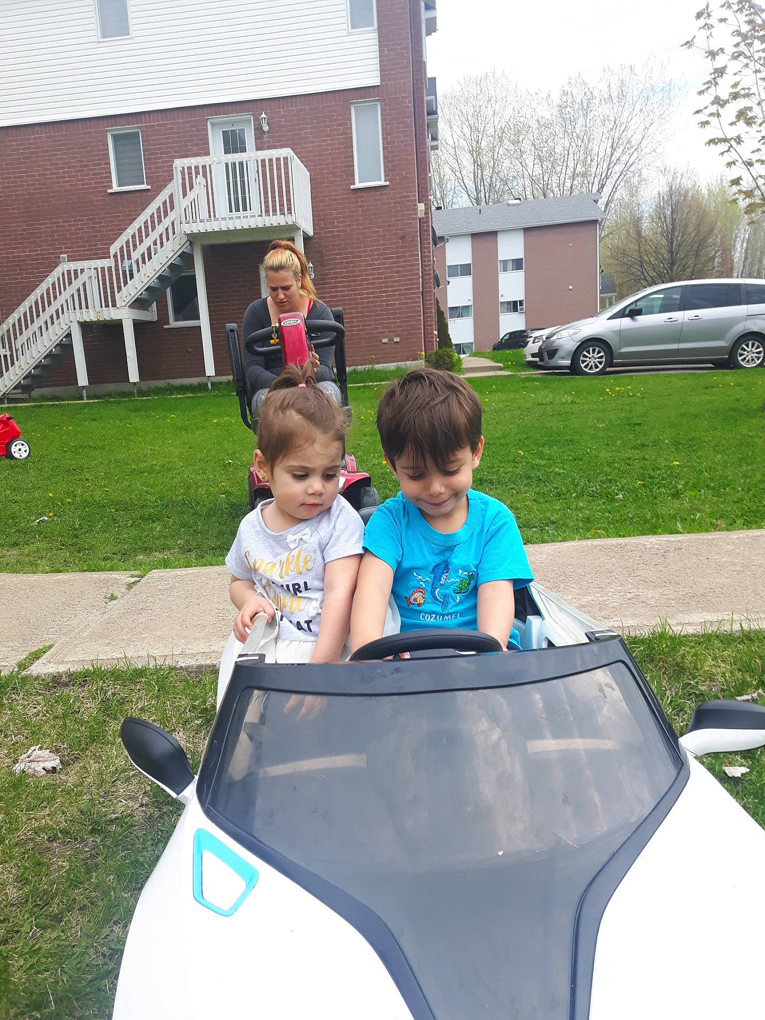 Anthony participe au concours pour gagner de l'argent avec cette photo :