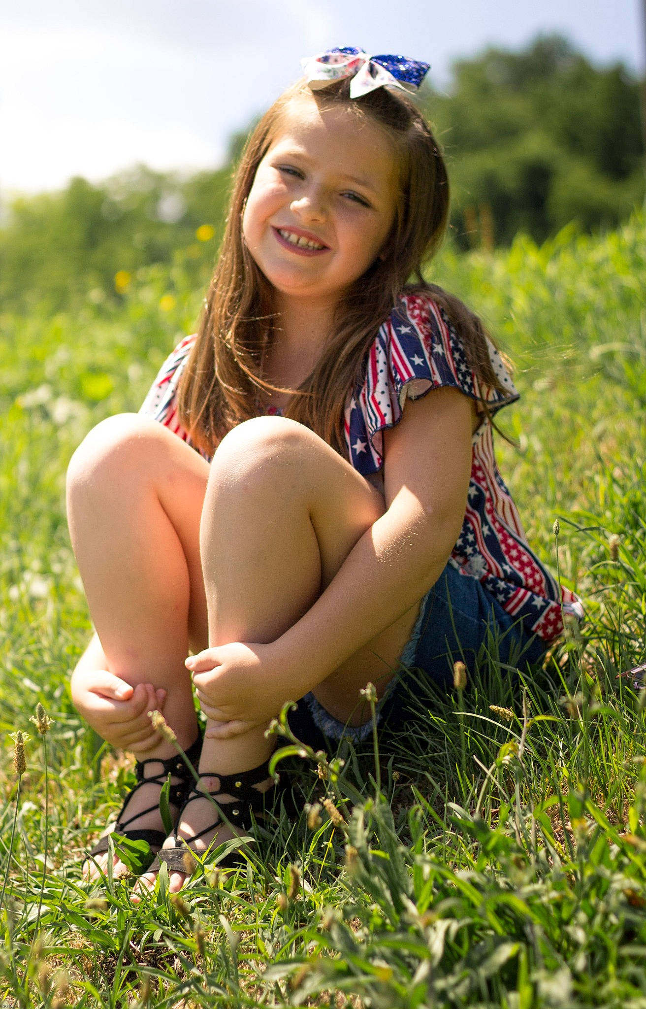 Brielle is registered to the contest to win money with this photo: beauty, blond, brown_hair, facial_expression, grass, grass_family, grassland, green, happy, joy, long_hair, meadow, people_in_nature, person, photo_shoot, photograph, photography, sitting, skin, smile