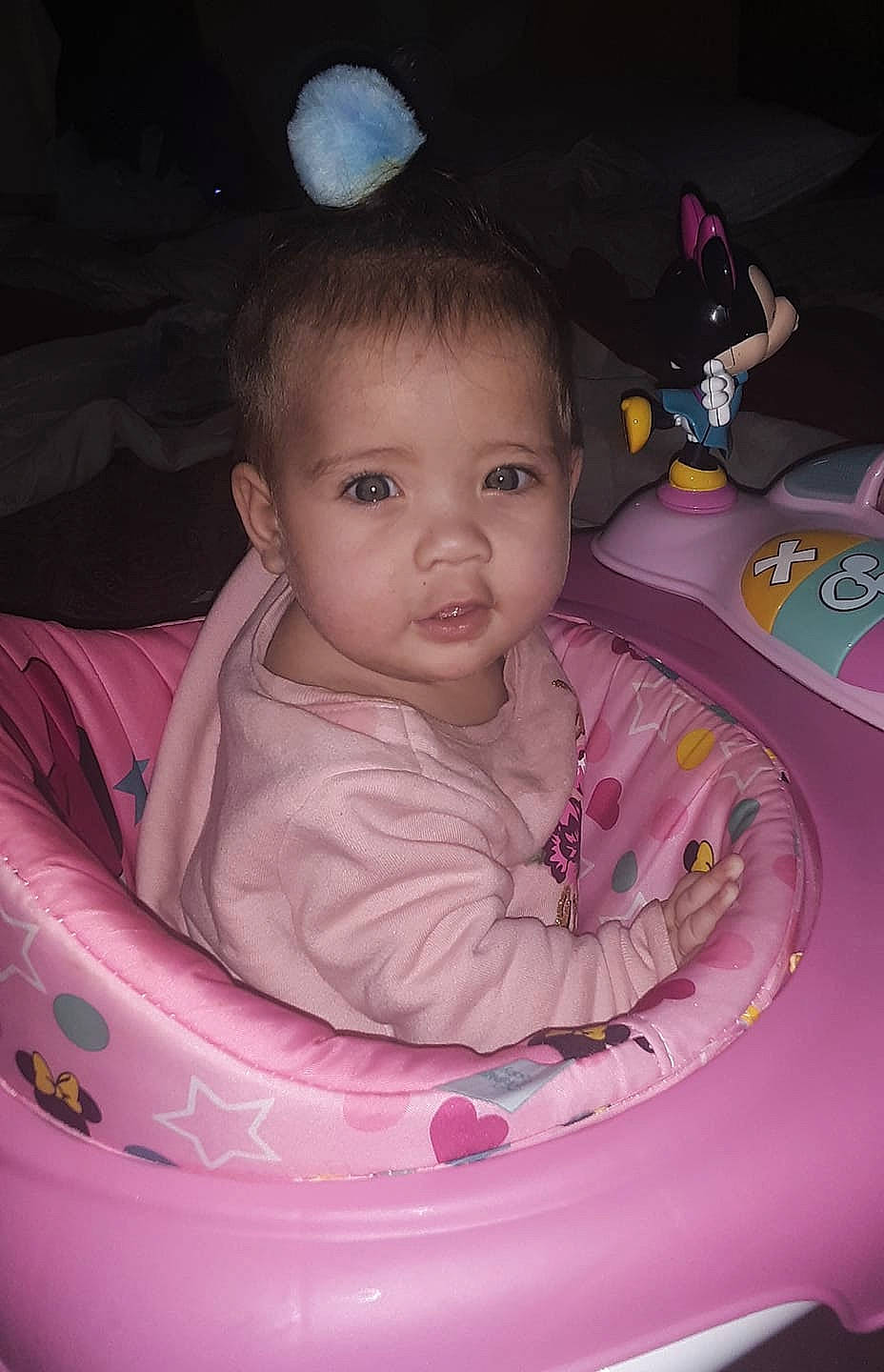 Genises is registered to the contest to win money with this photo: baby, baby_products, baby_toddler_clothing, bib, cheek, child, comfort, eye, fun, happy, iris, lip, magenta, mouth, nose, person, pink, product, purple, skin