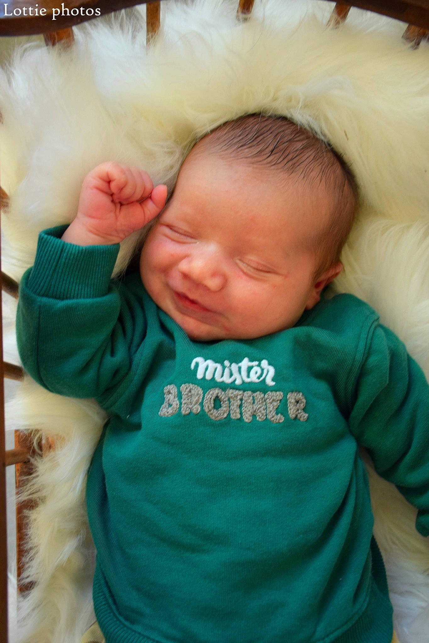 Josh participe au concours pour gagner de l'argent avec cette photo : baby, baby_toddler_clothing, cheek, chin, eye, eyebrow, facial_expression, forehead, hair, hairstyle, head, human_body, iris, lip, mouth, neck, nose, organ, person, skin