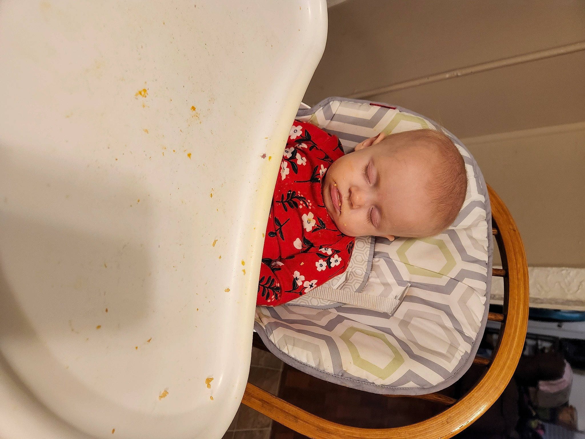 Violet is registered to the contest to win money with this photo: baby, baby_products, baby_safety, baby_sleeping, baby_toddler_clothing, child, comfort, headgear, infant_bed, linens, pattern, person, plumbing_fixture, porcelain, room, service, sitting, sleep, toddler