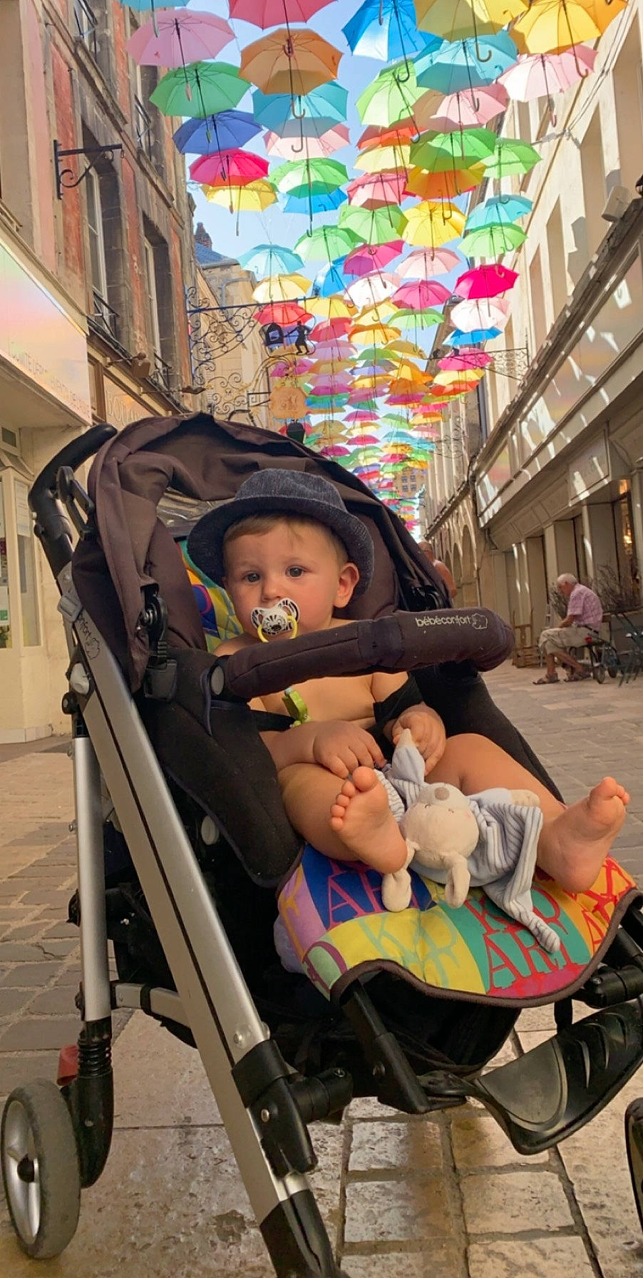 Giulian a rejoint le concours — aidez-le/la à gagner de superbes lots ! baby, baby_carriage, baby_products, child, joy, person, product, vacation, vehicle
