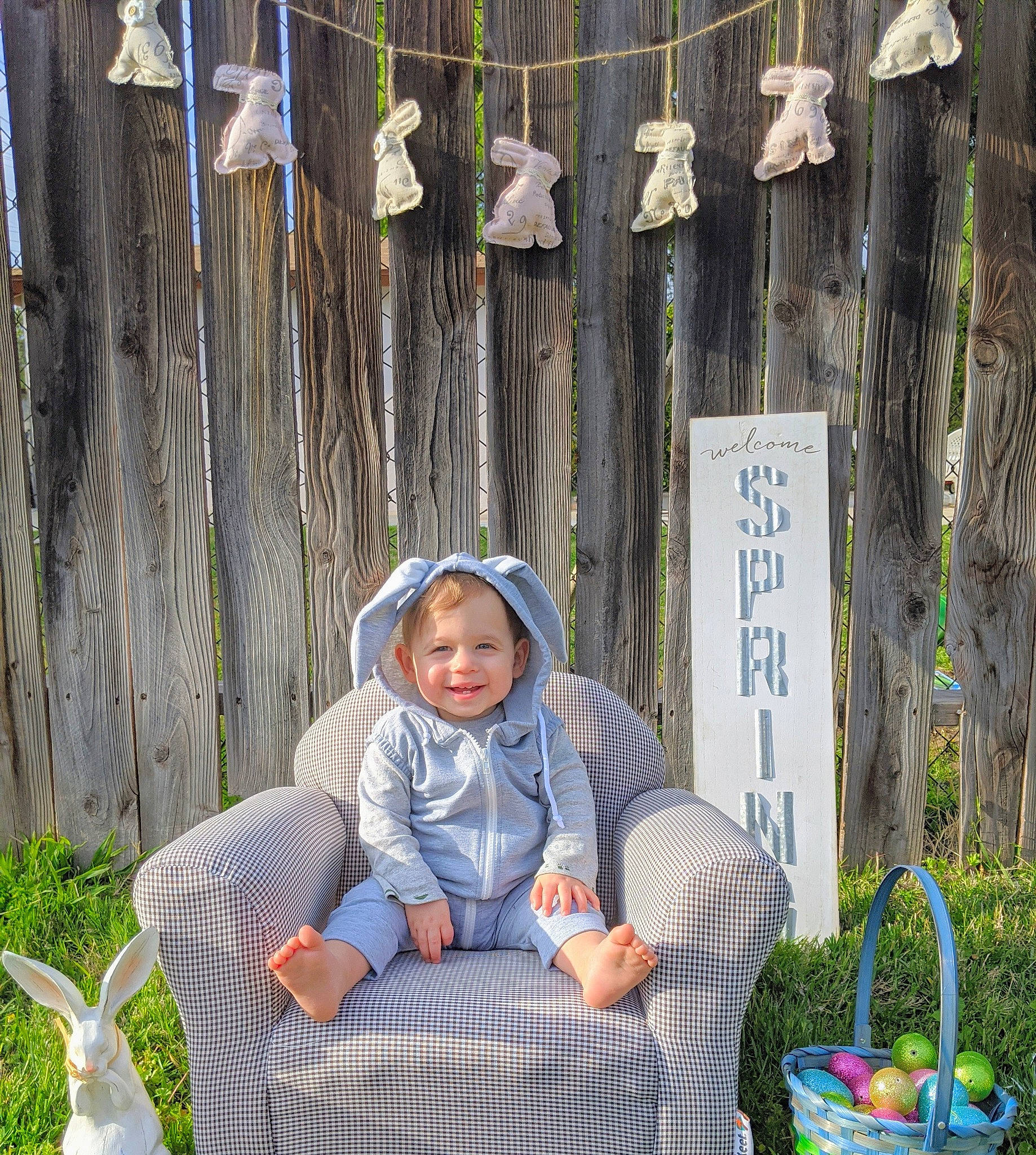 Dominik is registered to the contest to win money with this photo: adaptation, child, joy, leisure, person, plant, sitting, tree, vacation