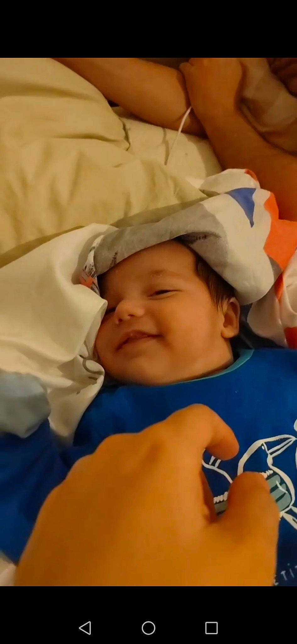 Lyad a rejoint le concours — aidez-le/la à gagner de superbes lots ! abdomen, baby, baby_products, baby_sleeping, bedtime, cap, cheek, child, chin, comfort, eyebrow, eyelash, finger, happy, hat, headwear, mouth, person, product, skin