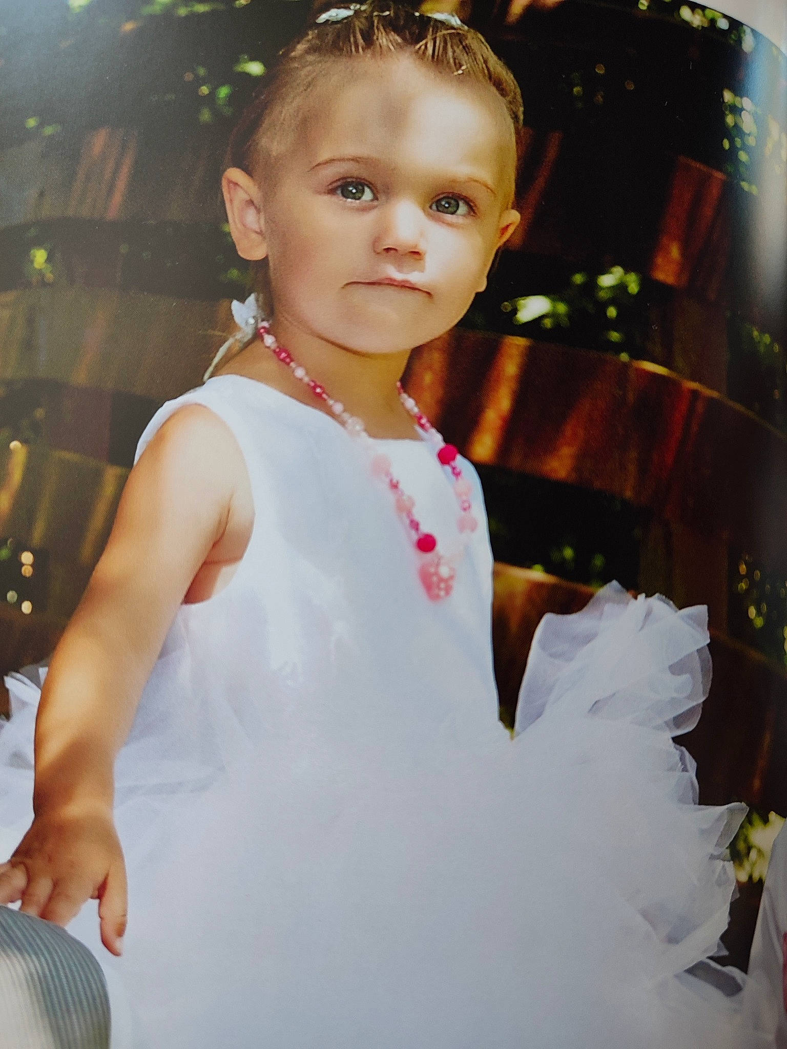 Loane a rejoint le concours — aidez-le/la à gagner de superbes lots ! beauty, blond, bridal_accessory, bridal_clothing, cool, event, fashion, fashion_design, flash_photography, formal_wear, fun, gown, hairstyle, happy, headpiece, jewellery, person, shoulder, sleeve, wedding_ceremony_supply