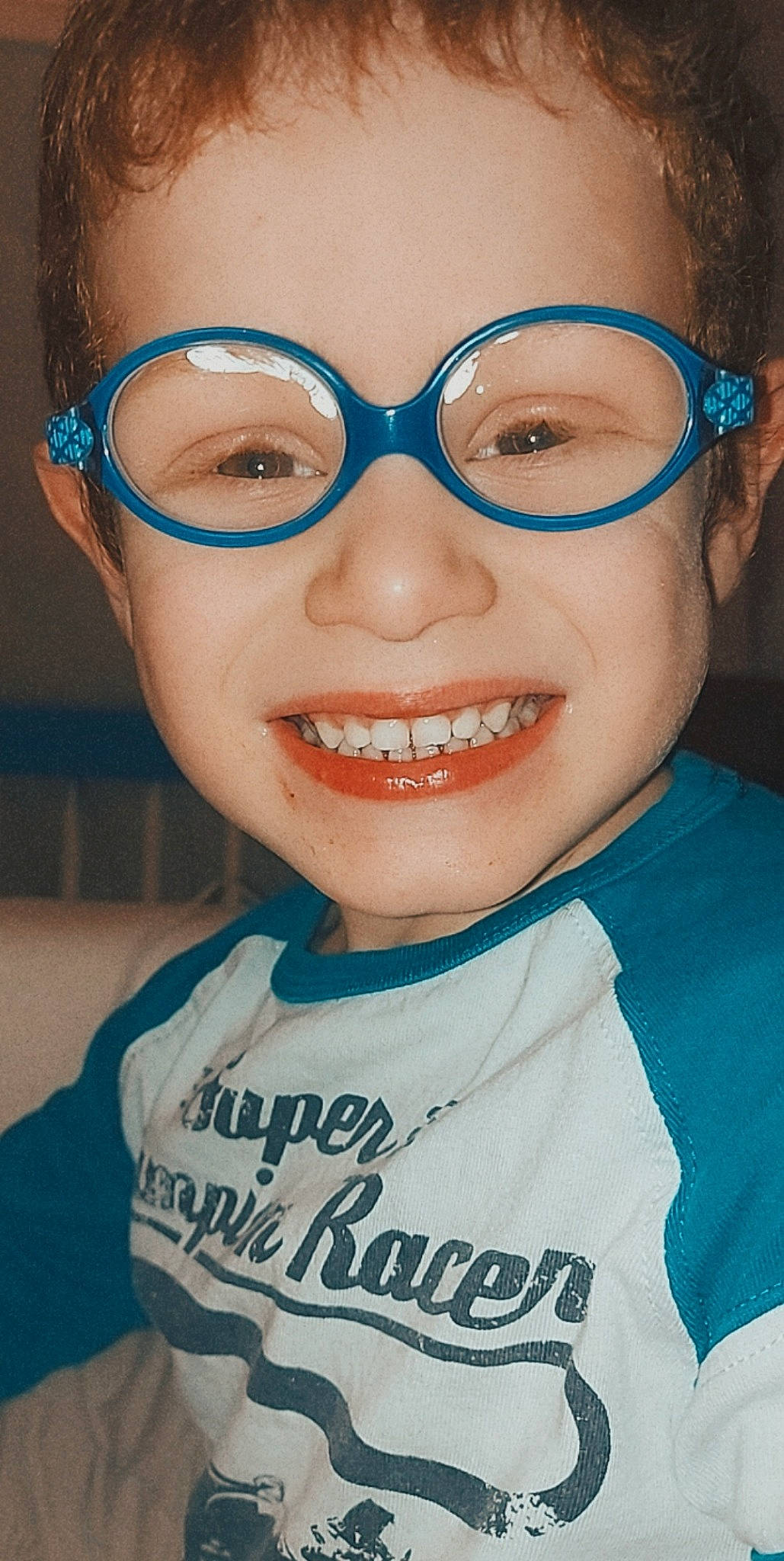 Ethan a rejoint le concours — aidez-le/la à gagner de superbes lots ! blue, cheek, chin, eye, eyebrow, eyelash, face, facial_expression, forehead, glasses, goggles, hair, joy, lip, mouth, nose, person, skin, smile, sunglasses
