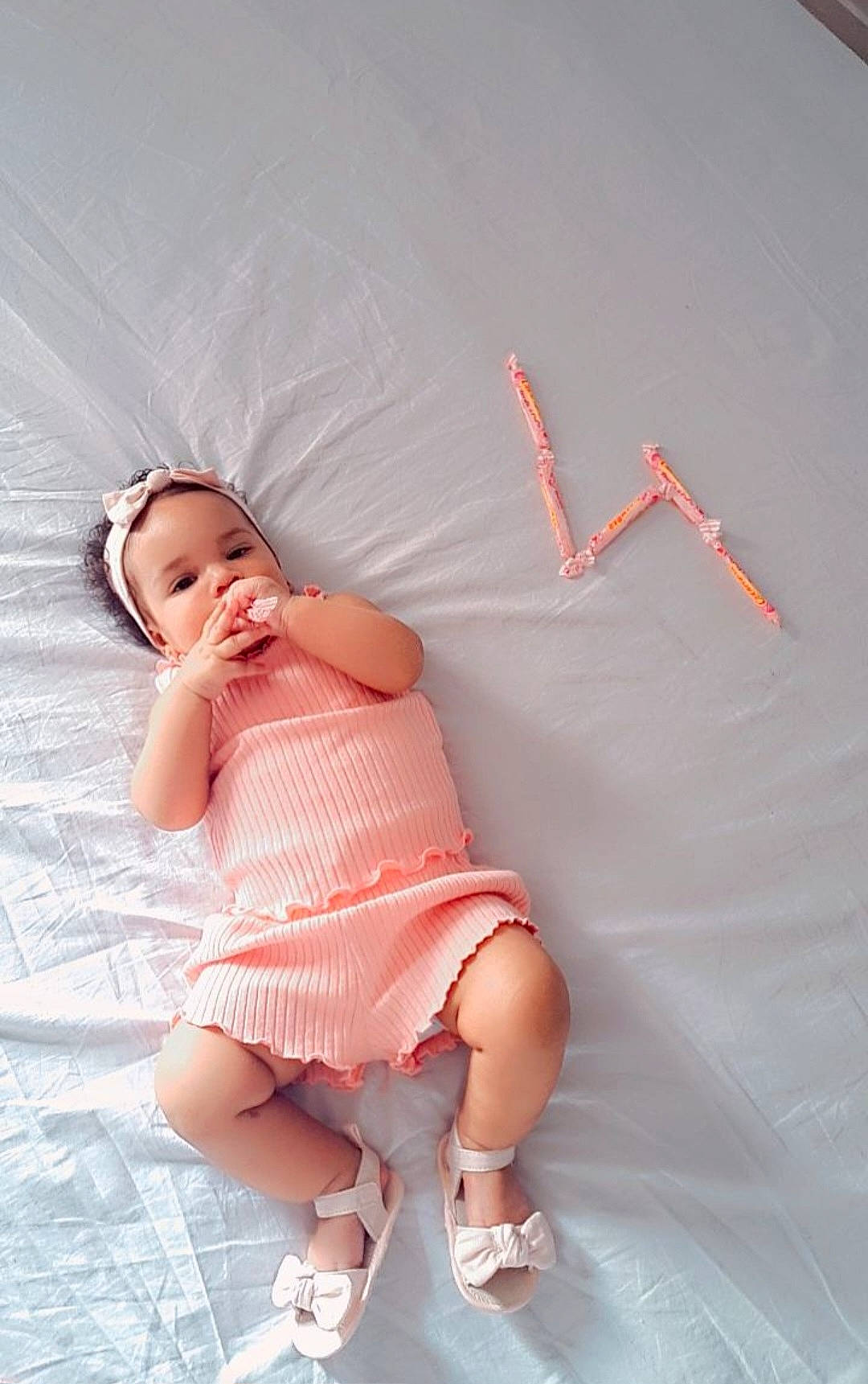 Kayllie participe au concours pour gagner de l'argent avec cette photo : arm, baby_toddler_clothing, barefoot, comfort, dress, elbow, finger, flash_photography, foot, happy, human_leg, knee, leg, person, pink, sandal, shoulder, skin, thigh, toddler