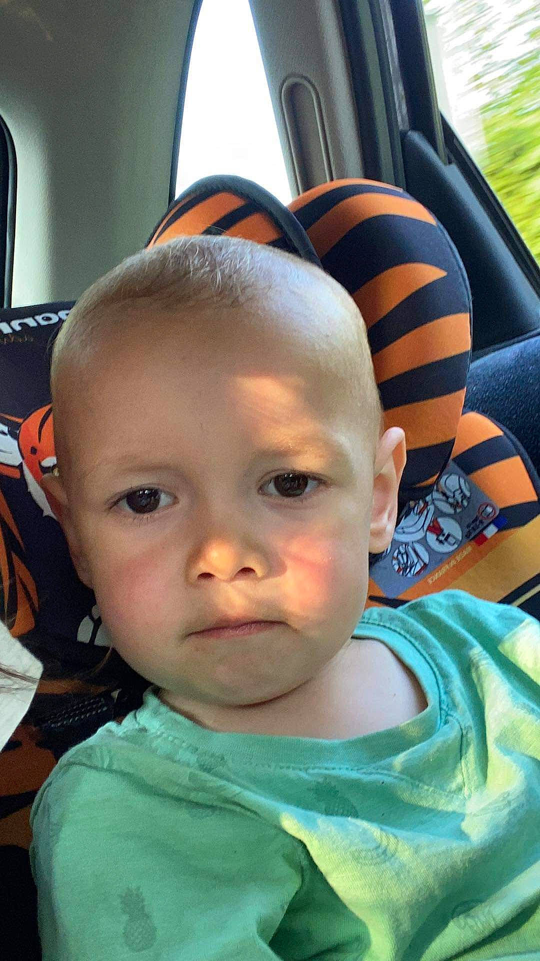 Leo participe au concours pour gagner de l'argent avec cette photo : audio_equipment, baby, baby_toddler_clothing, car_seat, cheek, comfort, cool, ear, eyebrow, eyelash, facial_expression, forehead, hairstyle, happy, head, iris, mouth, nose, person, skin