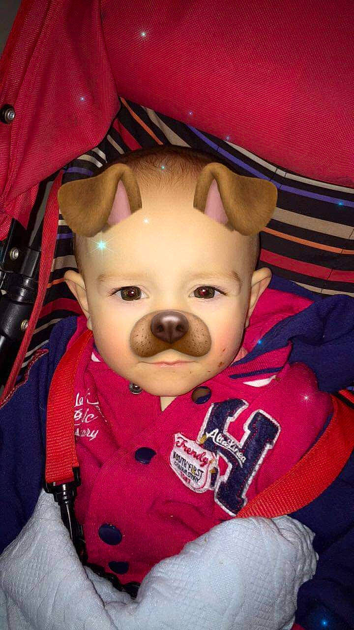 Mattheo a rejoint le concours — aidez-le/la à gagner de superbes lots ! child, person