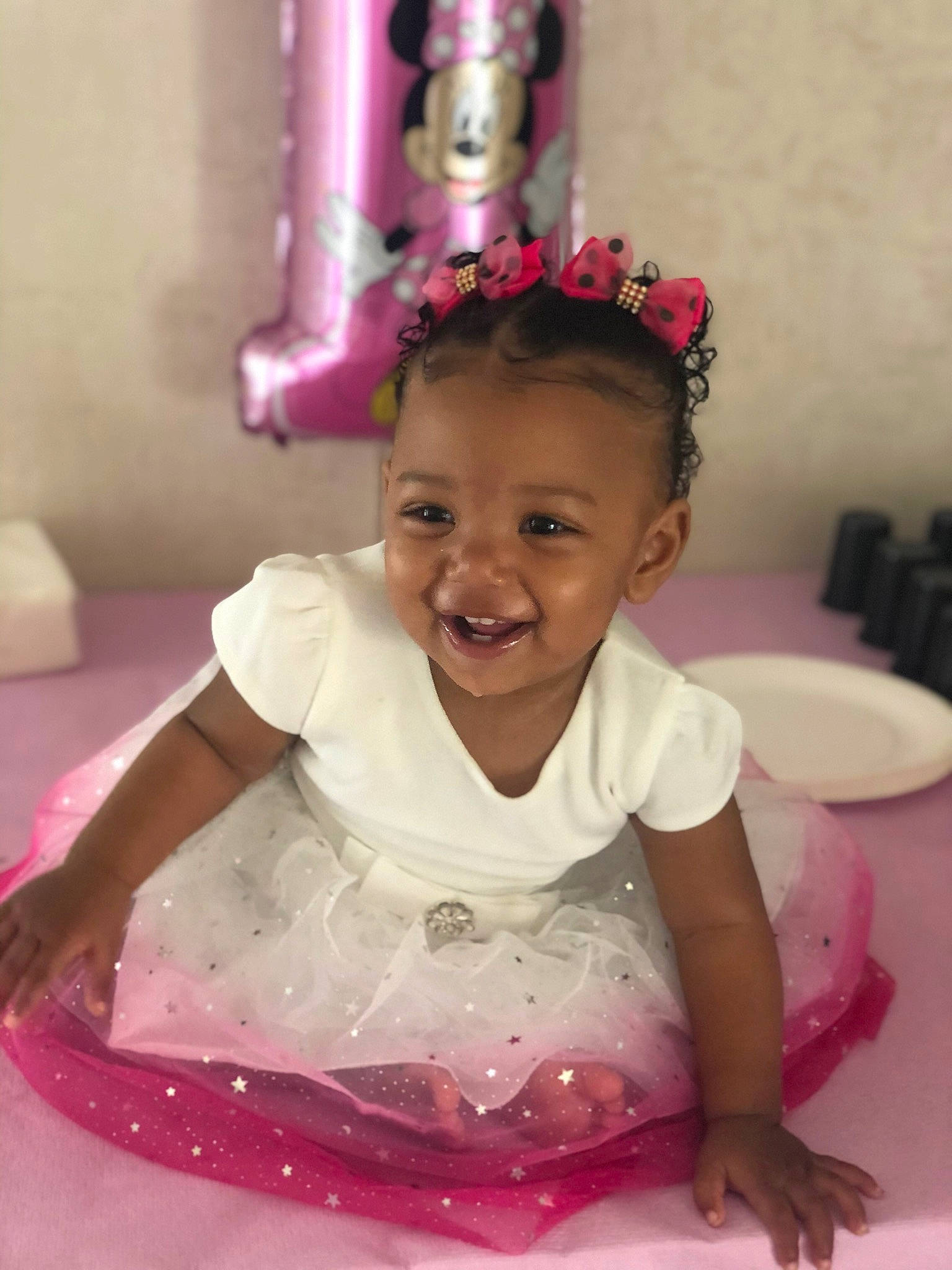 Kahïna participe au concours pour gagner de l'argent avec cette photo : baby, baby_toddler_clothing, child, dress, embellishment, face, facial_expression, fun, hair_accessory, happy, head, headgear, headpiece, joy, magenta, person, pink, purple, skin, smile