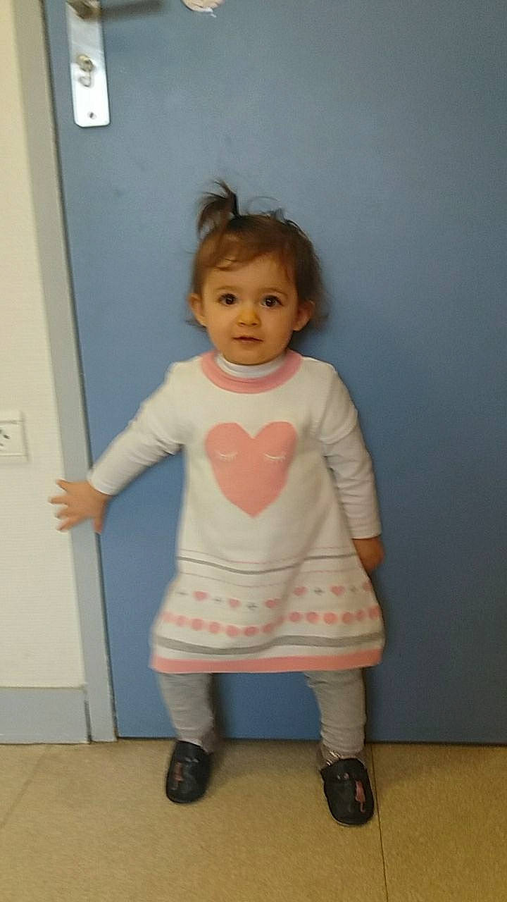 Lana participe au concours pour gagner de l'argent avec cette photo : baby, child, footwear, outerwear, person, shoe, sleeve, standing, toddler