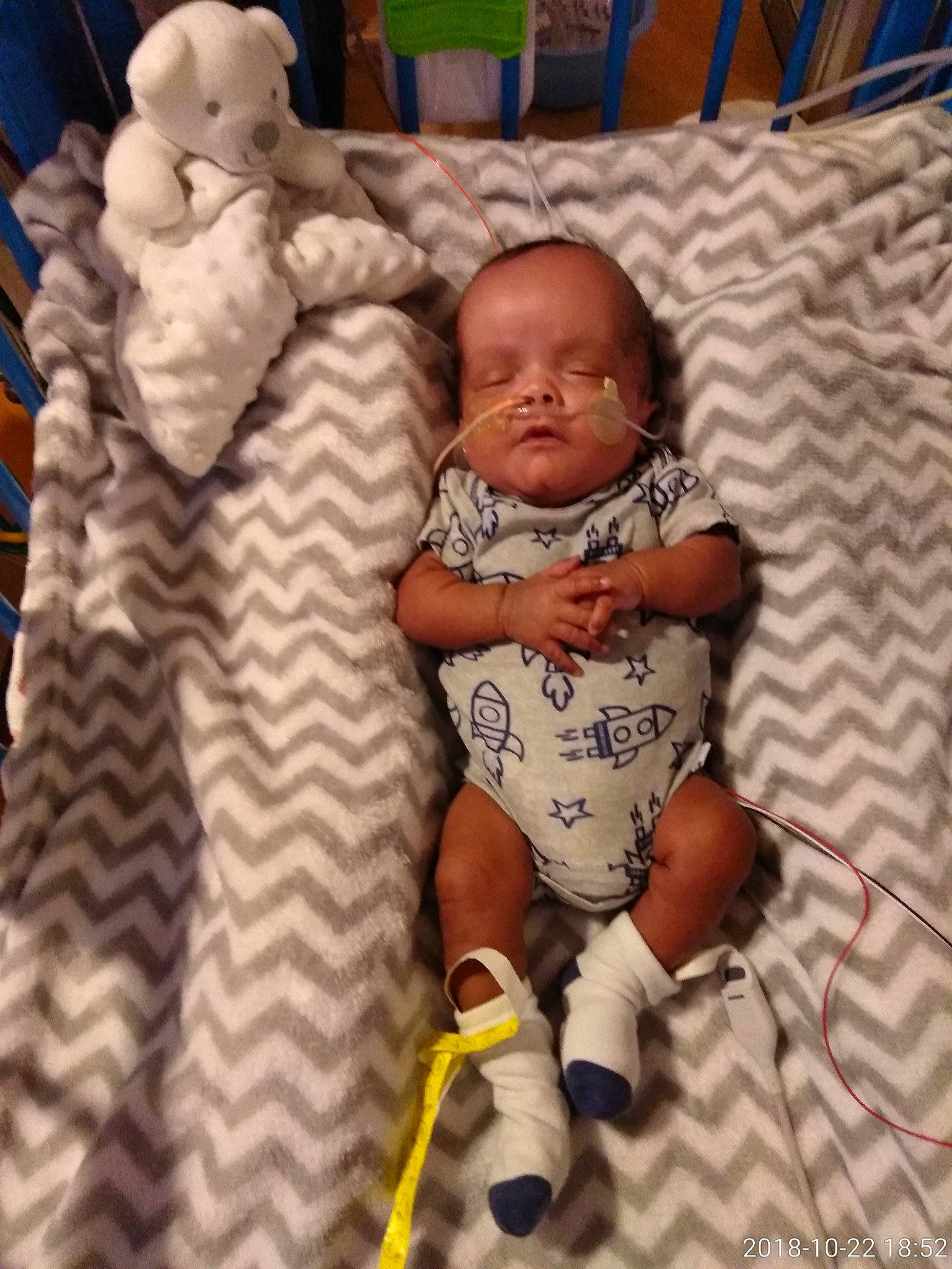 Maurice is registered to the contest to win money with this photo: baby, baby_products, baby_sleeping, baby_toys, bed, birth, cheek, child, family, people, person, play, product, room, skin, sleep, smile, textile, toddler, toy