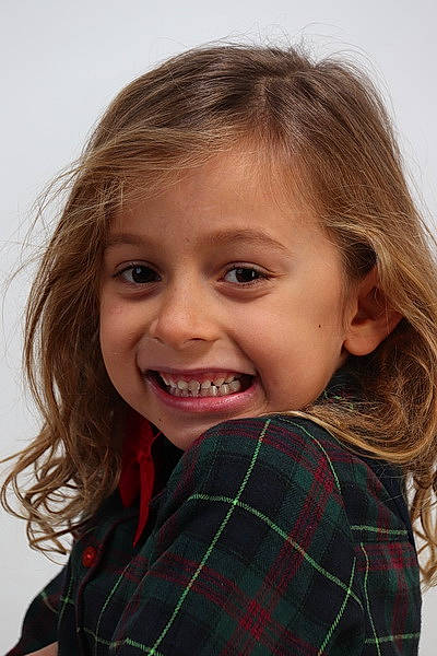 Valentino a rejoint le concours — aidez-le/la à gagner de superbes lots ! cheek, chin, collar, eyebrow, face, facial_expression, flash_photography, hairstyle, happy, human_body, iris, joy, lip, neck, nose, outerwear, person, plaid, skin, sleeve