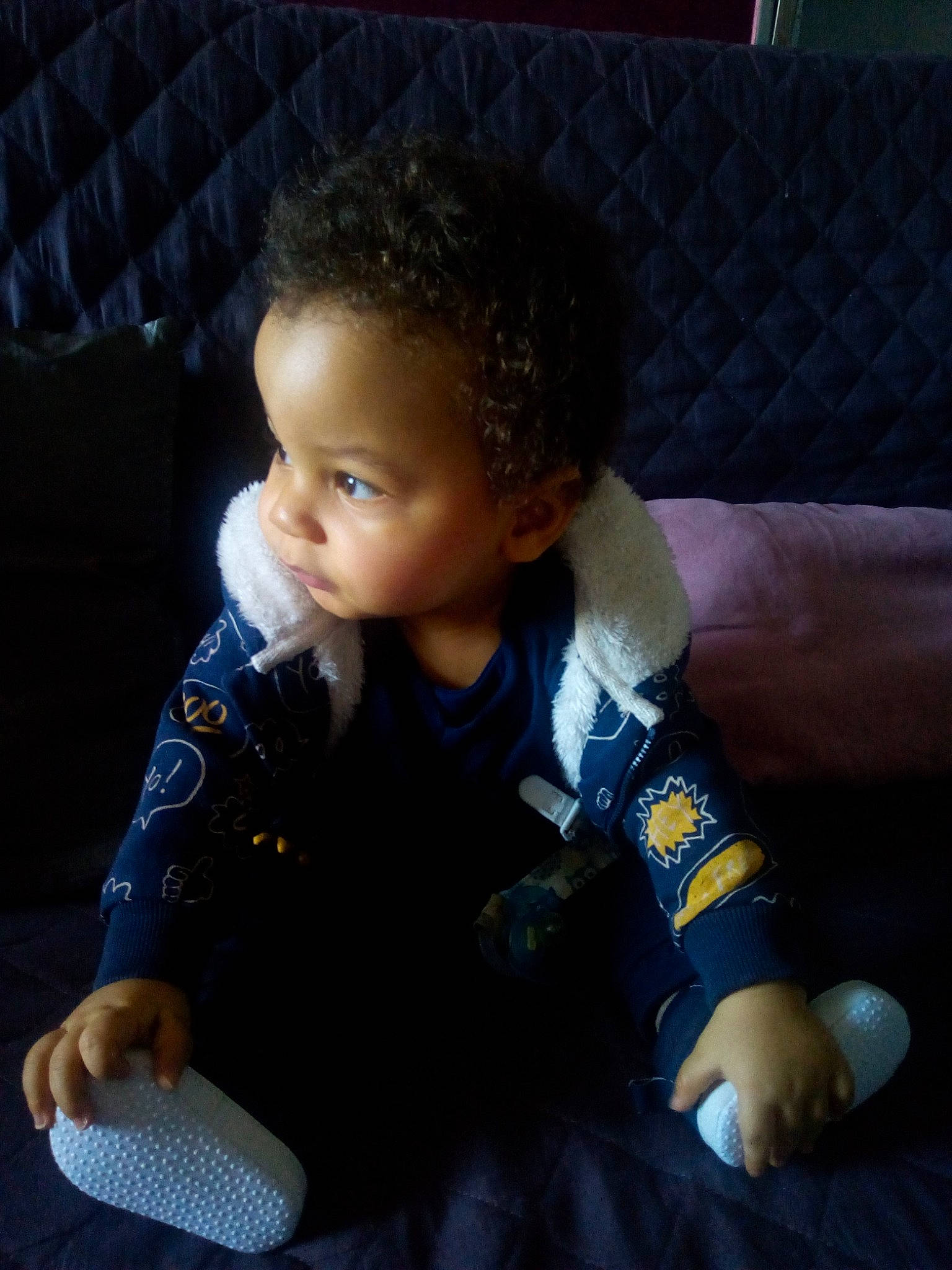 Marley a rejoint le concours — aidez-le/la à gagner de superbes lots ! arm, baby, blue, cheek, child, doll, ear, eye, hand, head, iris, person, play, sitting, skin, toddler, toy