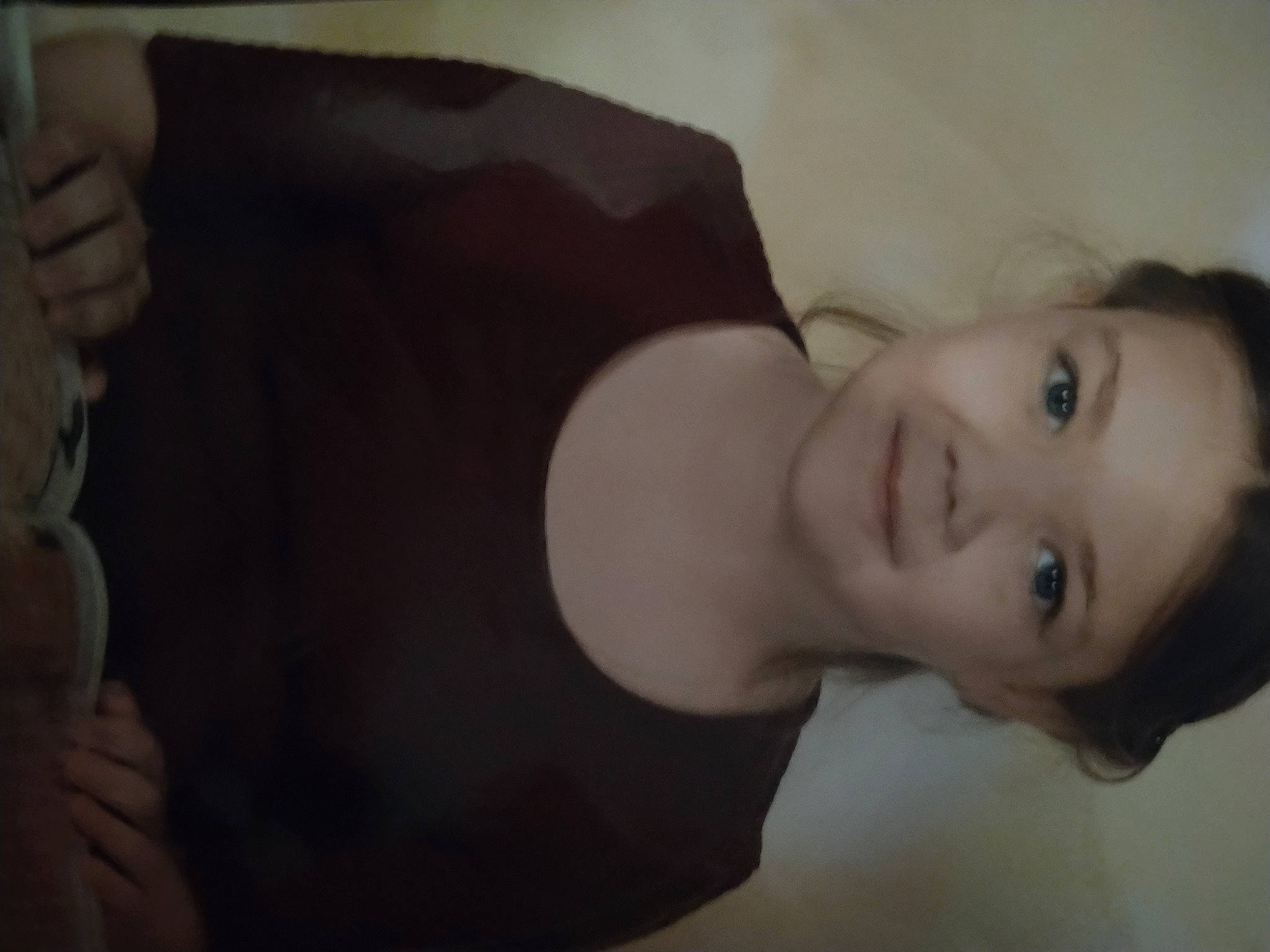 Inaya participe au concours pour gagner de l'argent avec cette photo : cheek, chest, comfort, ear, elbow, eye, eyelash, flash_photography, gesture, hair, happy, jaw, joy, lip, mouth, neck, nose, person, shoulder, sleeve