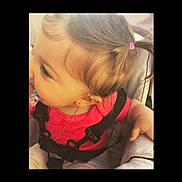 Leana a rejoint le concours — aidez-le/la à gagner de superbes lots ! beauty, blond, cheek, child, chin, cool, ear, face, forehead, hair, hairstyle, hand, head, human, long_hair, mouth, neck, nose, skin, toddler