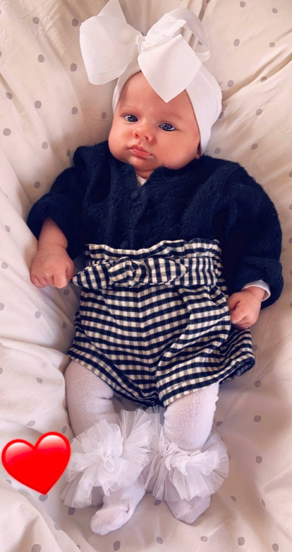 Amber a rejoint le concours — aidez-le/la à gagner de superbes lots ! baby, baby_sleeping, baby_toddler_clothing, cheek, child, collar, comfort, eye, face, happy, headgear, headwear, linens, pattern, person, pink, product, skin, sleeve, textile